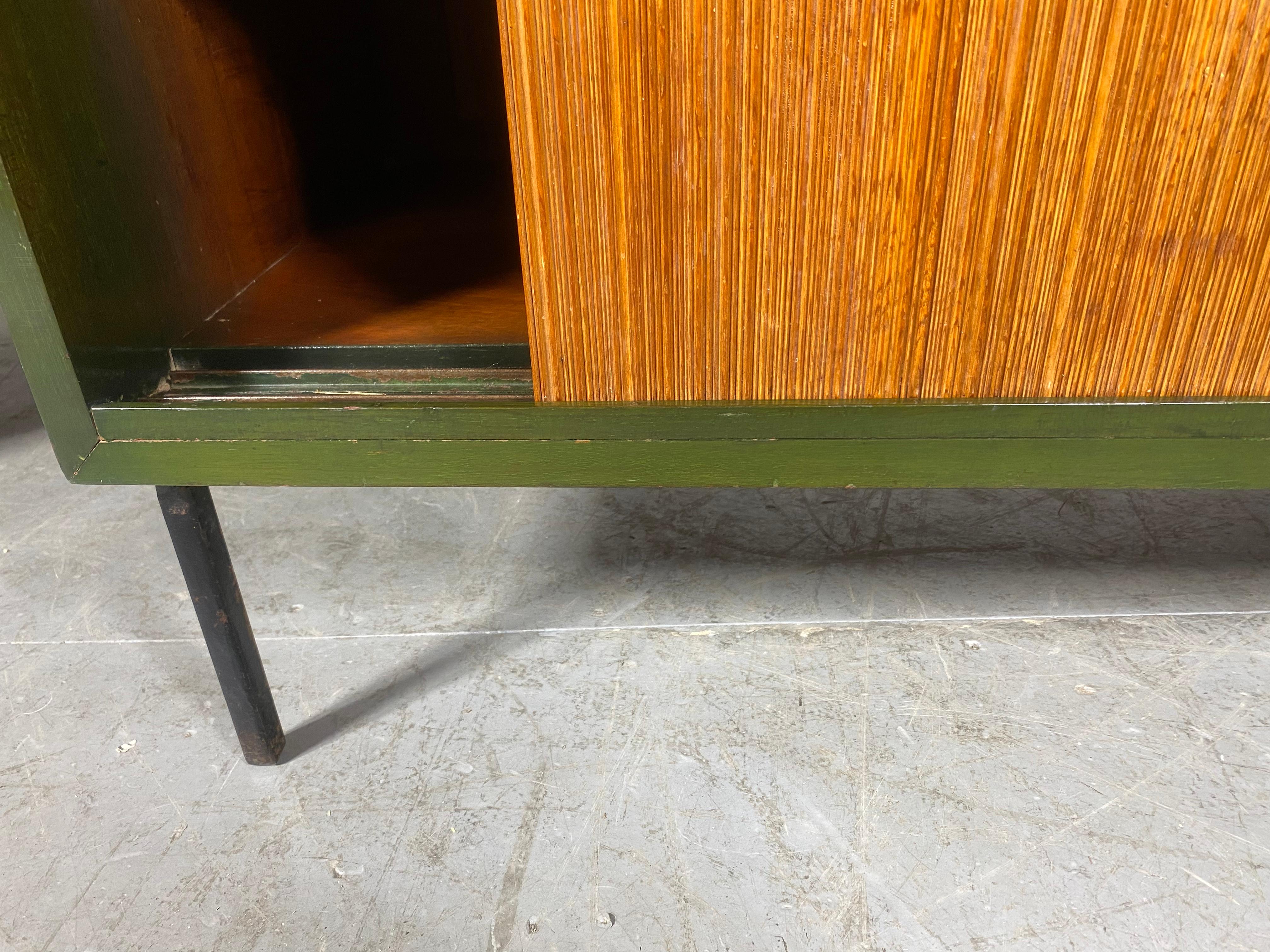 Iron Interplan Unit 'K' Lacquered Sideboard by Robin Day for Hille, 1950s For Sale