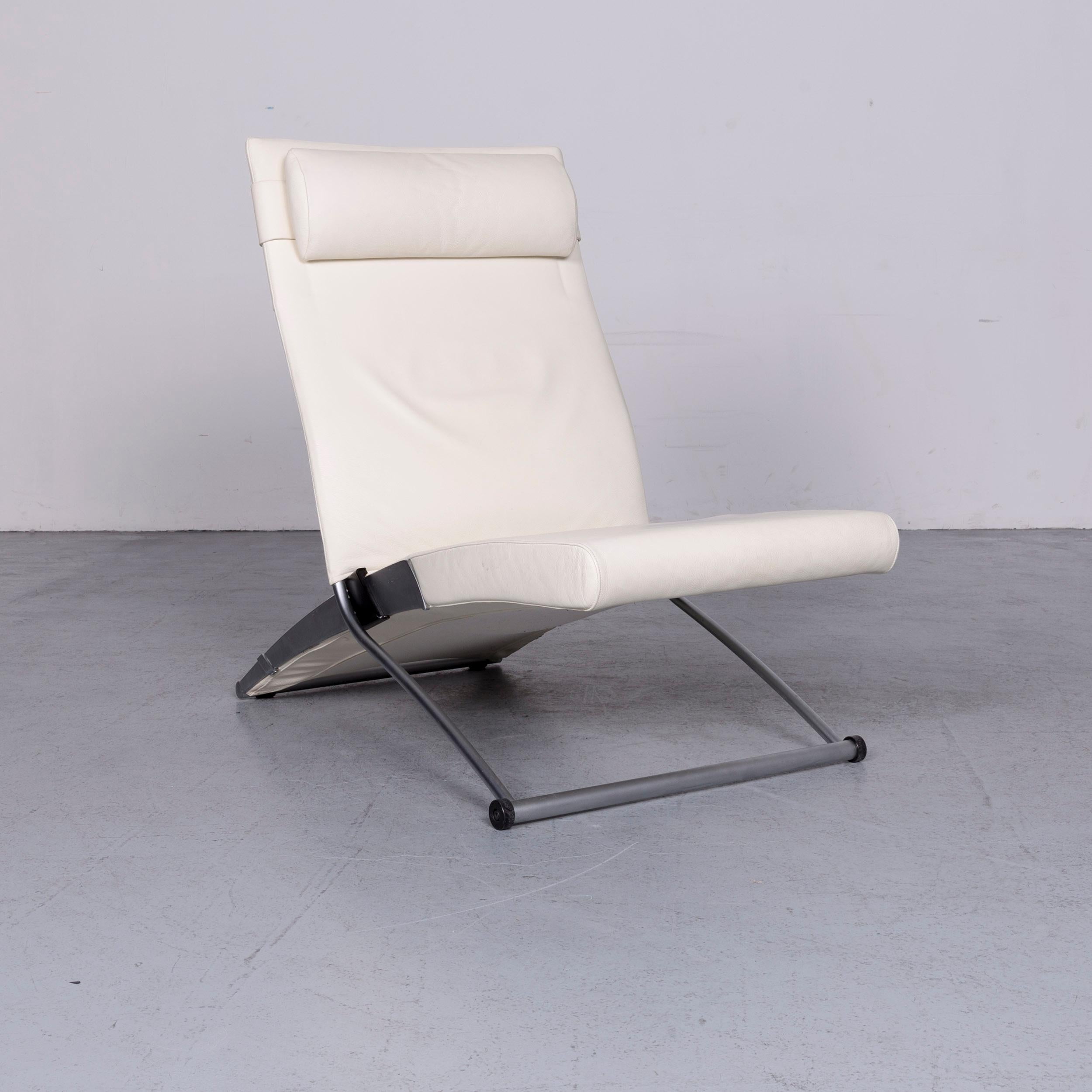 Wir präsentieren Ihnen einen Interprofil X chair Designer-Sessel aus cremefarbenem Leder von Joachim Nees function.