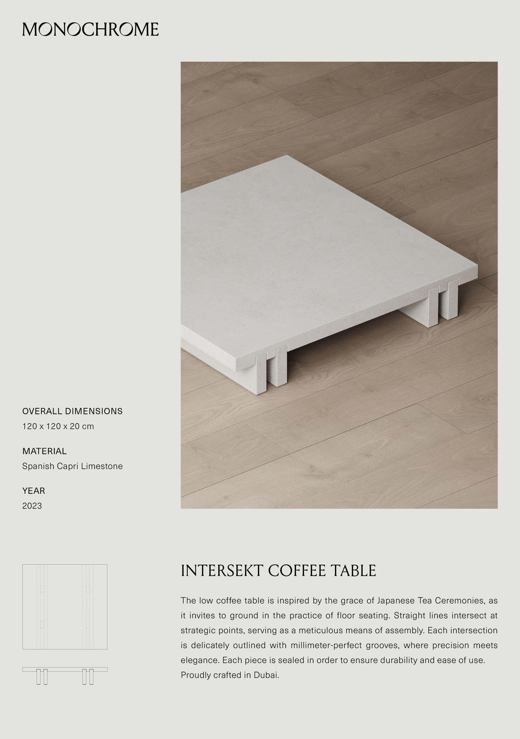 Intersekt Coffee Table In New Condition For Sale In Dubai, AE