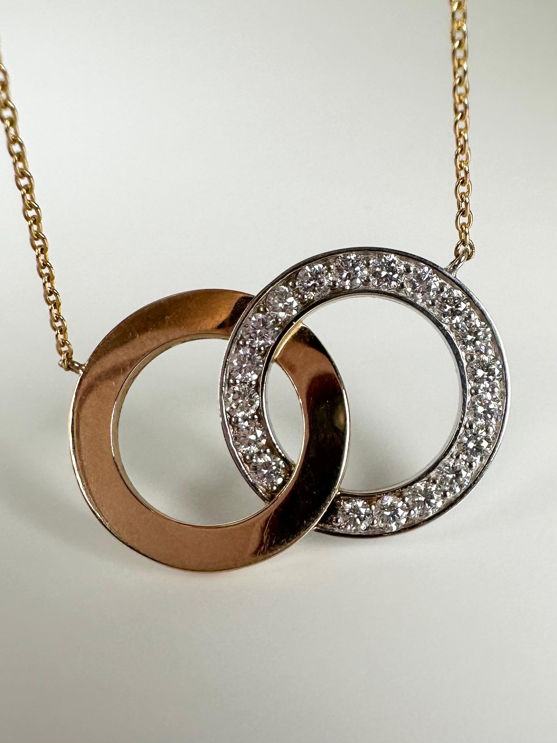 Collier pendentif avec pendentif en forme de cercle entrelacé en diamants naturels 14 carats 0,76 carat  Neuf - En vente à Jupiter, FL
