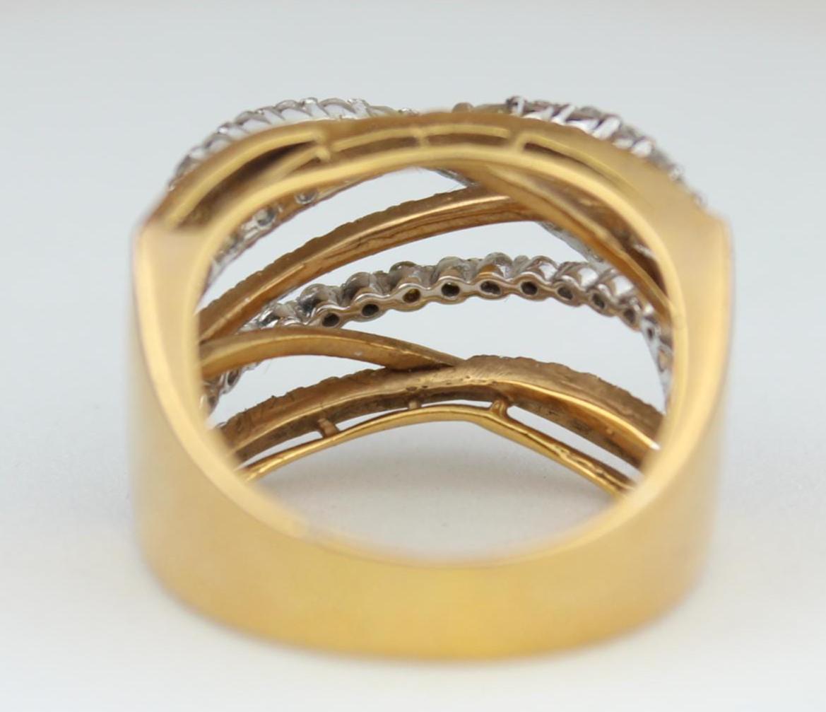 Bague à anneaux entrelacés en or massif 14 carats avec diamants certifiés Pour femmes en vente