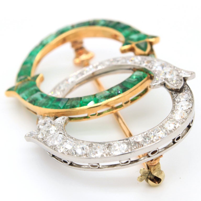 Intertwined Emerald and Diamond Brooch, French, by George Fonsèque, circa 1910s For Sale 3