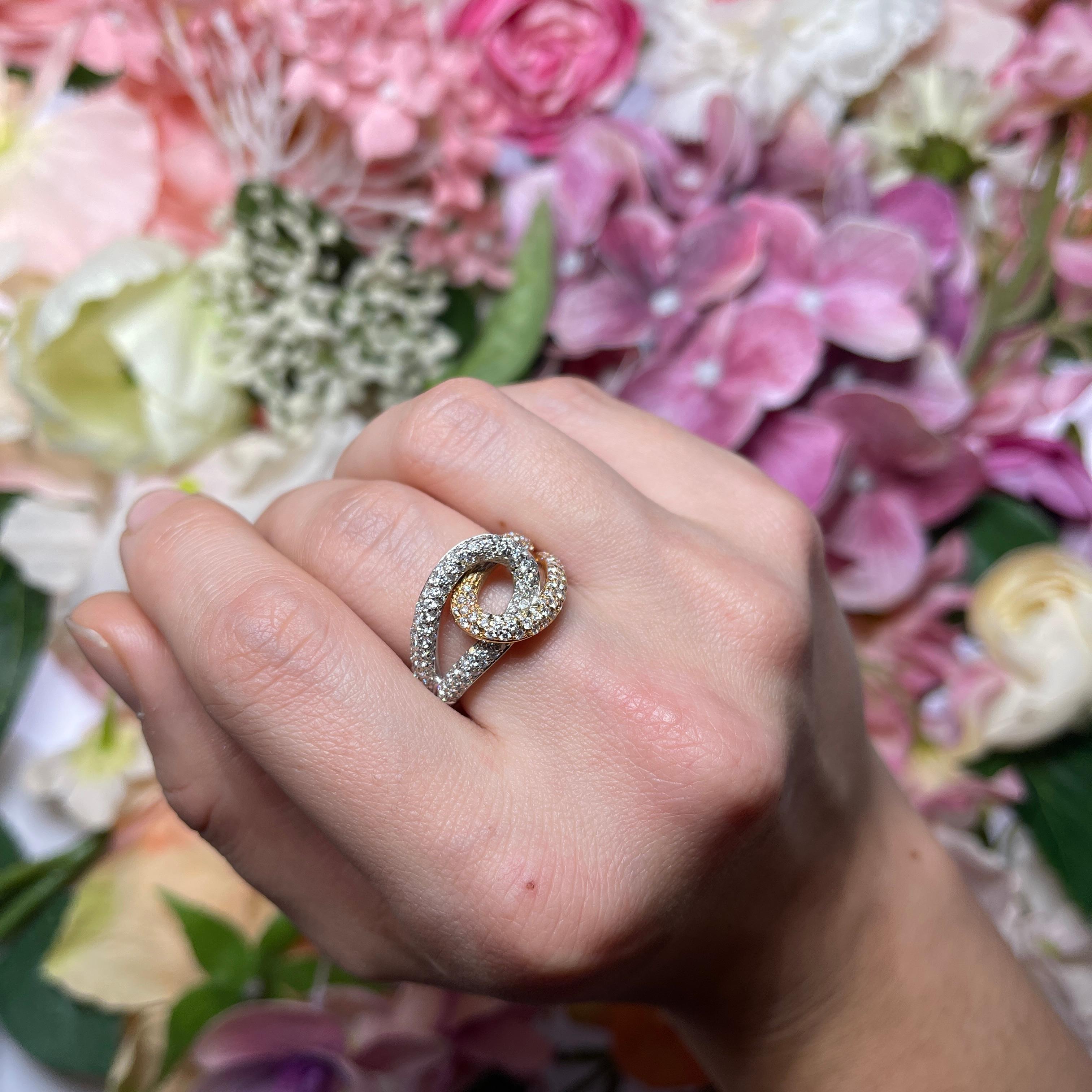 Women's or Men's Intertwined Loops White and Rose Gold Ring with Diamond Pavé For Sale
