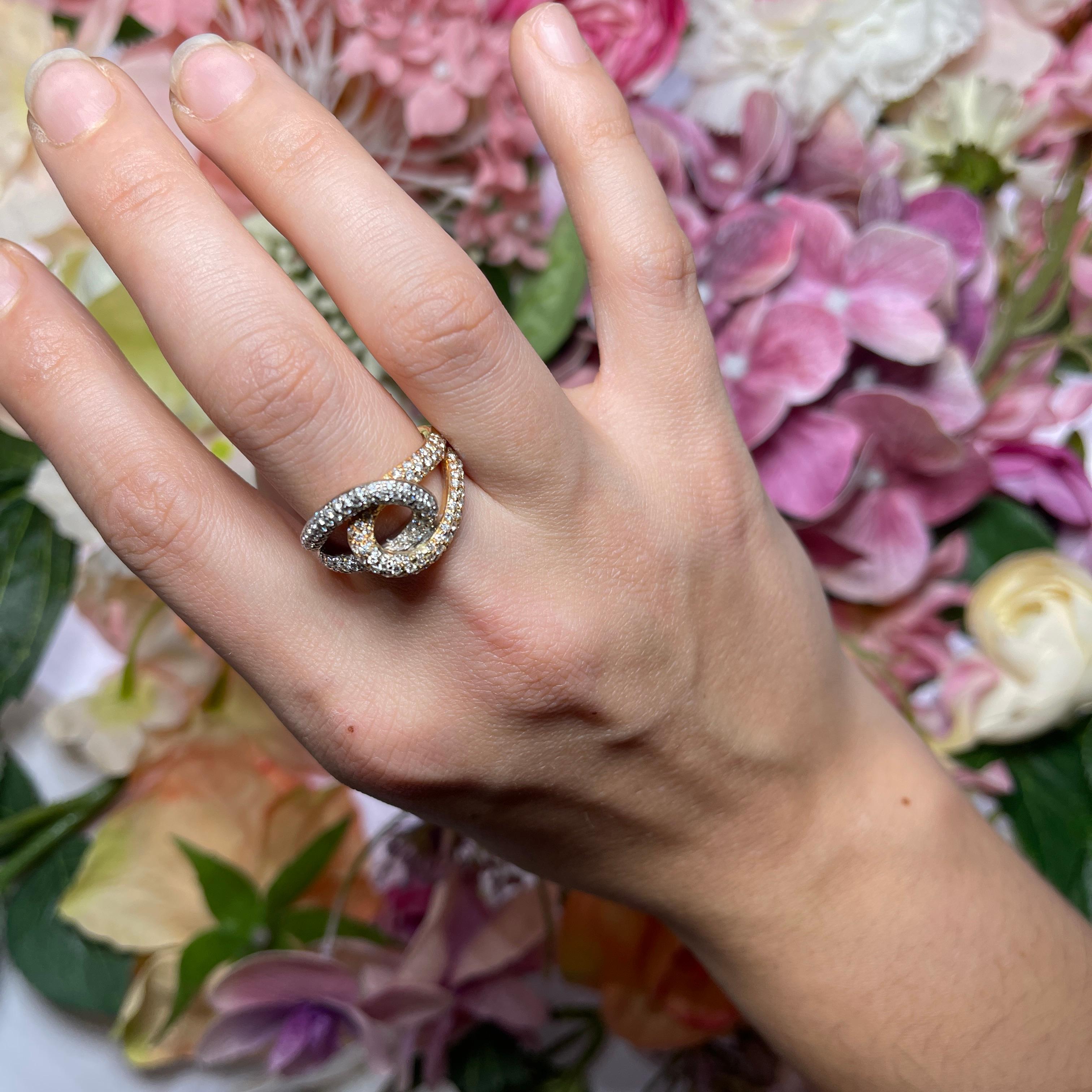 Intertwined Loops White and Rose Gold Ring with Diamond Pavé For Sale 1