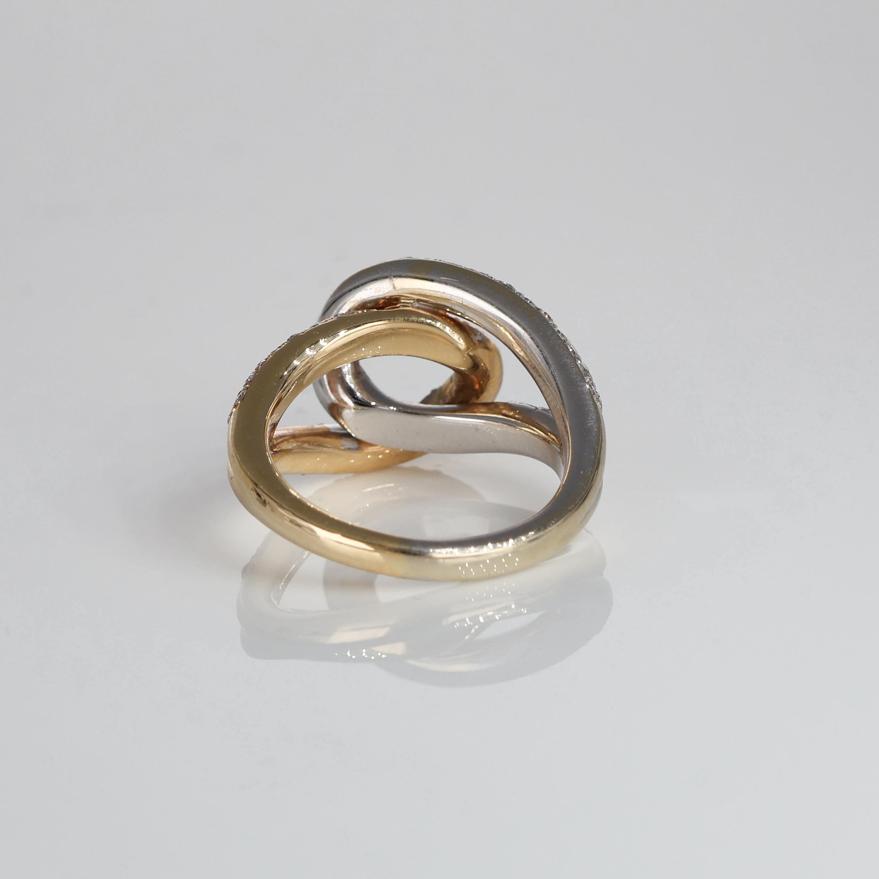 Intertwined Loops White and Rose Gold Ring with Diamond Pavé For Sale 3