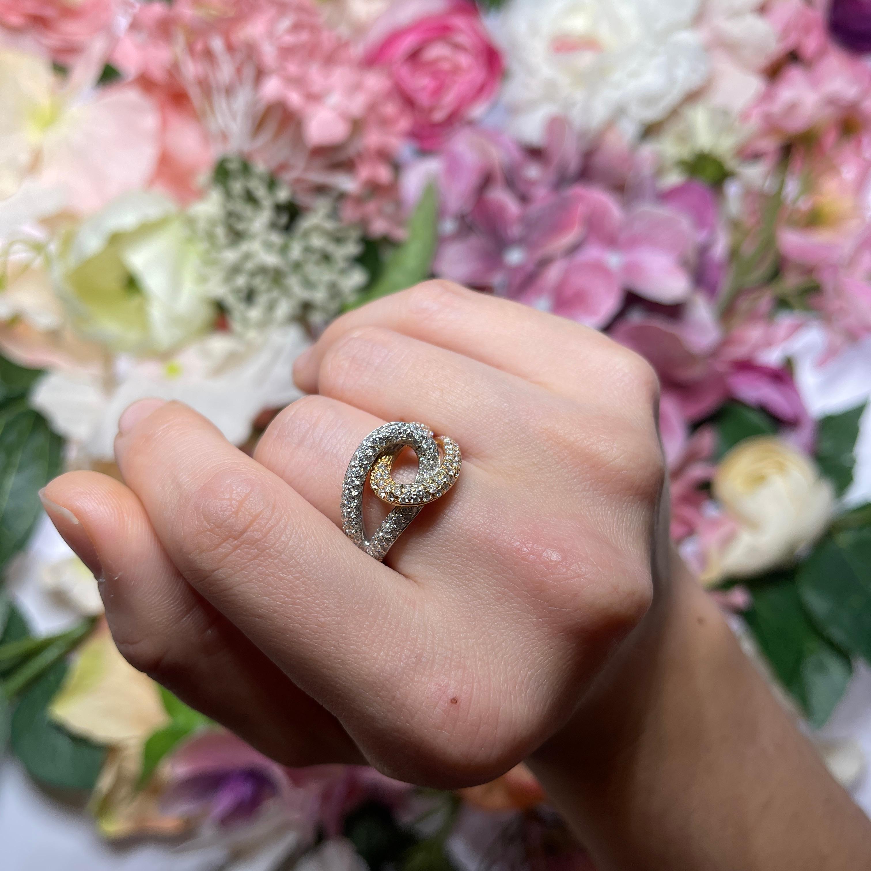 Intertwined Loops White and Rose Gold Ring with Diamond Pavé For Sale 4
