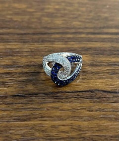 Intertwining Blue Sapphires Diamonds Interlocking Shapes White Gold Fashion Ring