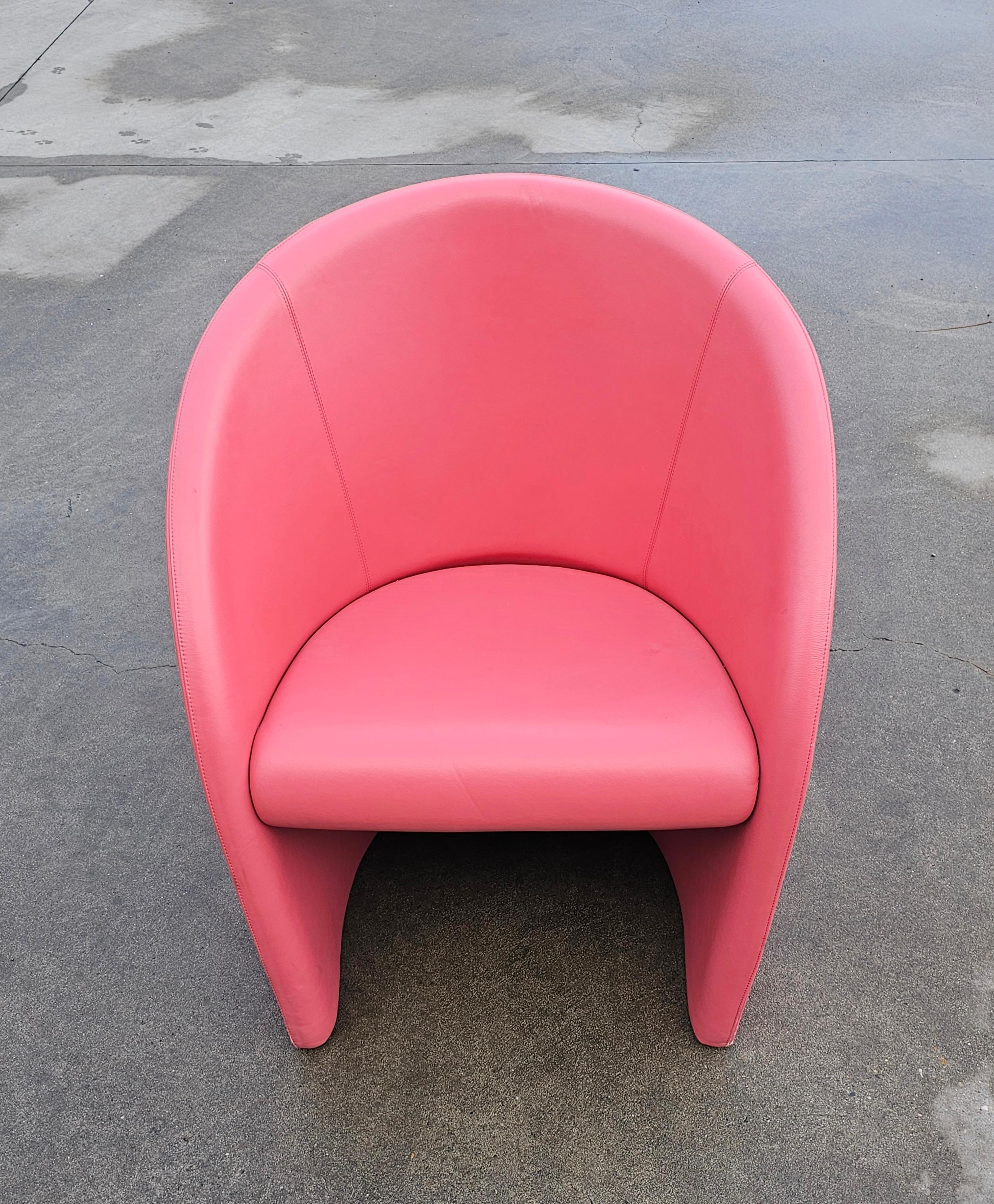 Postmoderne 1 des 8 fauteuils club Intervista de Poltrona Frau en cuir rose, Italie 1989 en vente