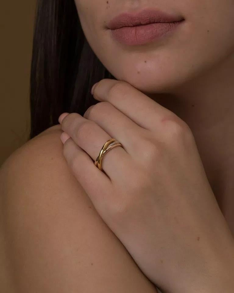 Interwined Engagement Ring in 14k Gold Infinity Tri Color In New Condition For Sale In Chicago, IL