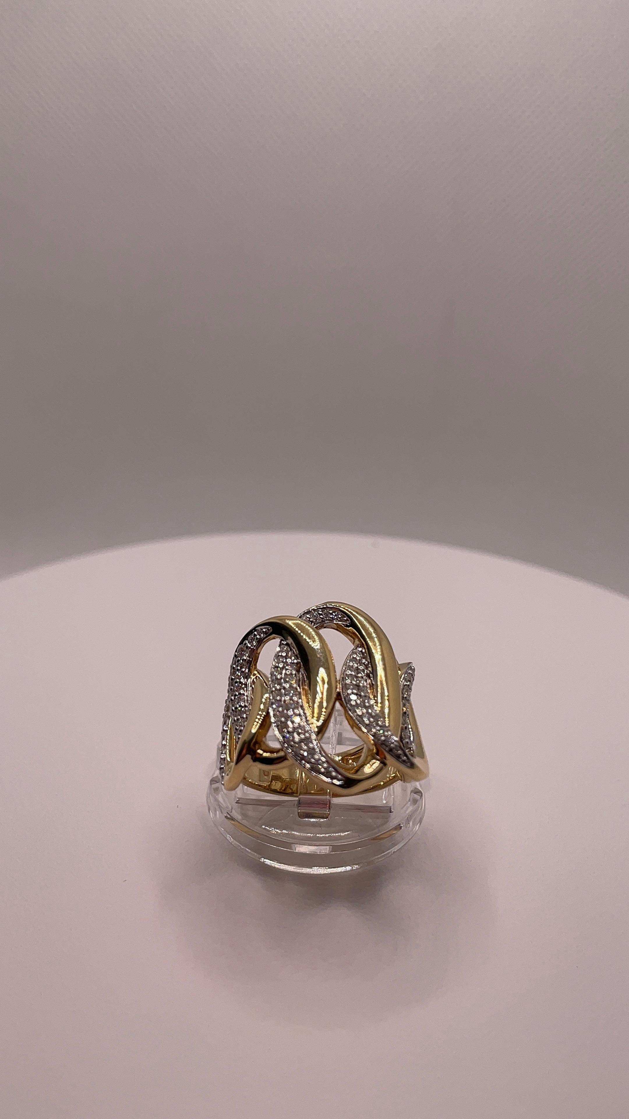 Verwobener Diamantring aus 18K Gelbgold im Zustand „Neu“ im Angebot in Hong Kong, HK