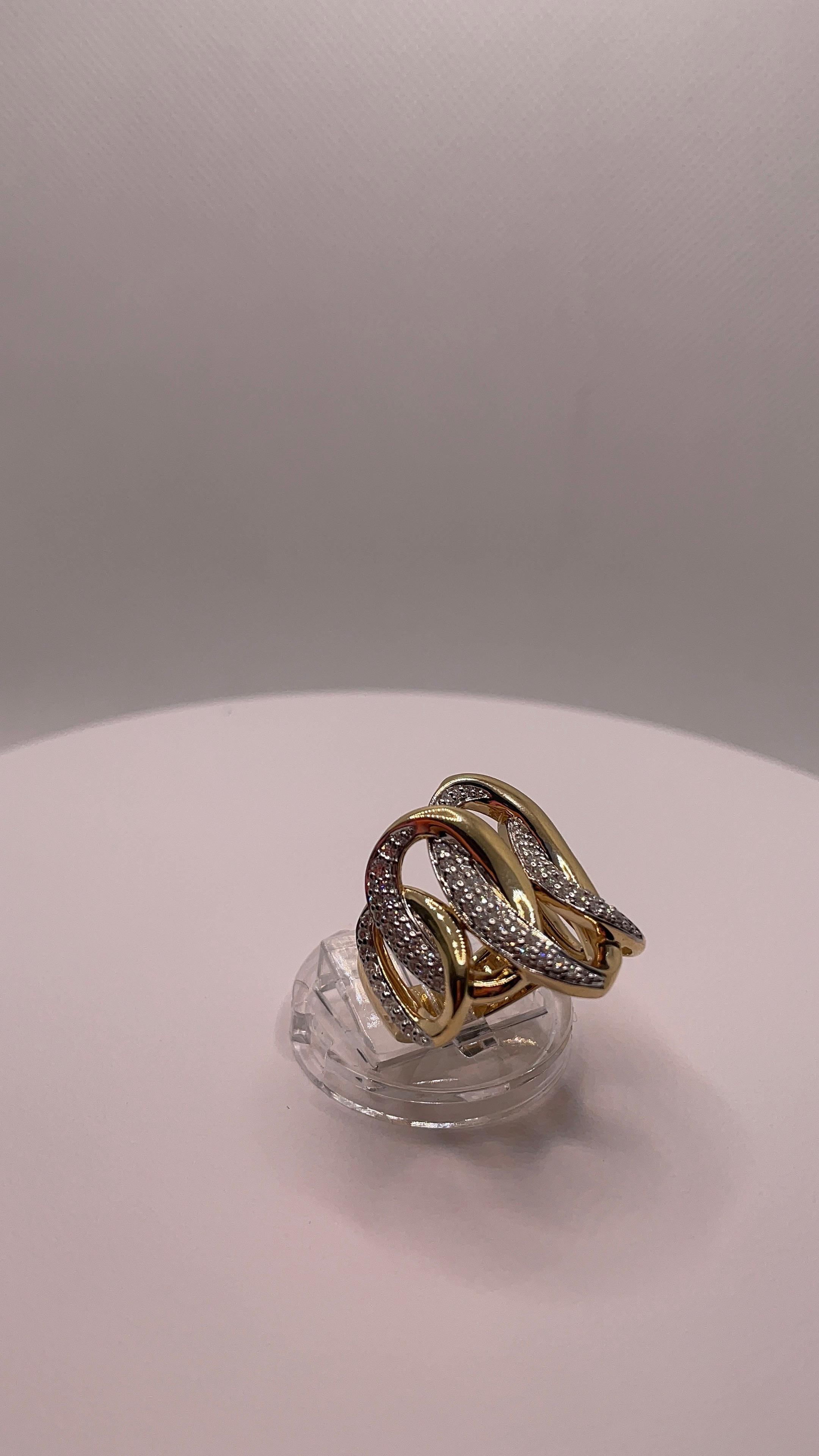 Verwobener Diamantring aus 18K Gelbgold für Damen oder Herren im Angebot