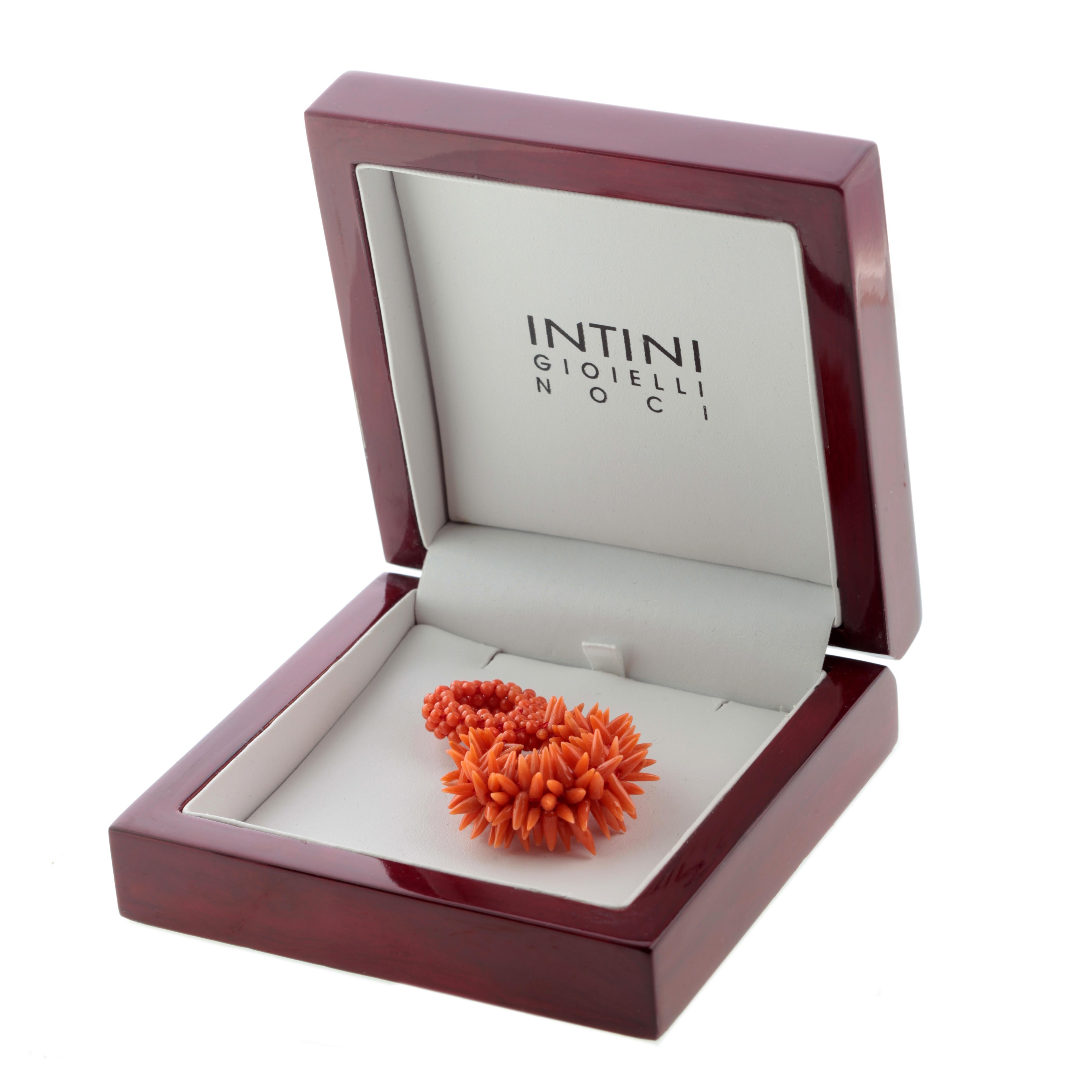 Intini Carved Mediterranean Red Coral Handmade Italy Pendant Summer Necklace In New Condition For Sale In Milano, IT