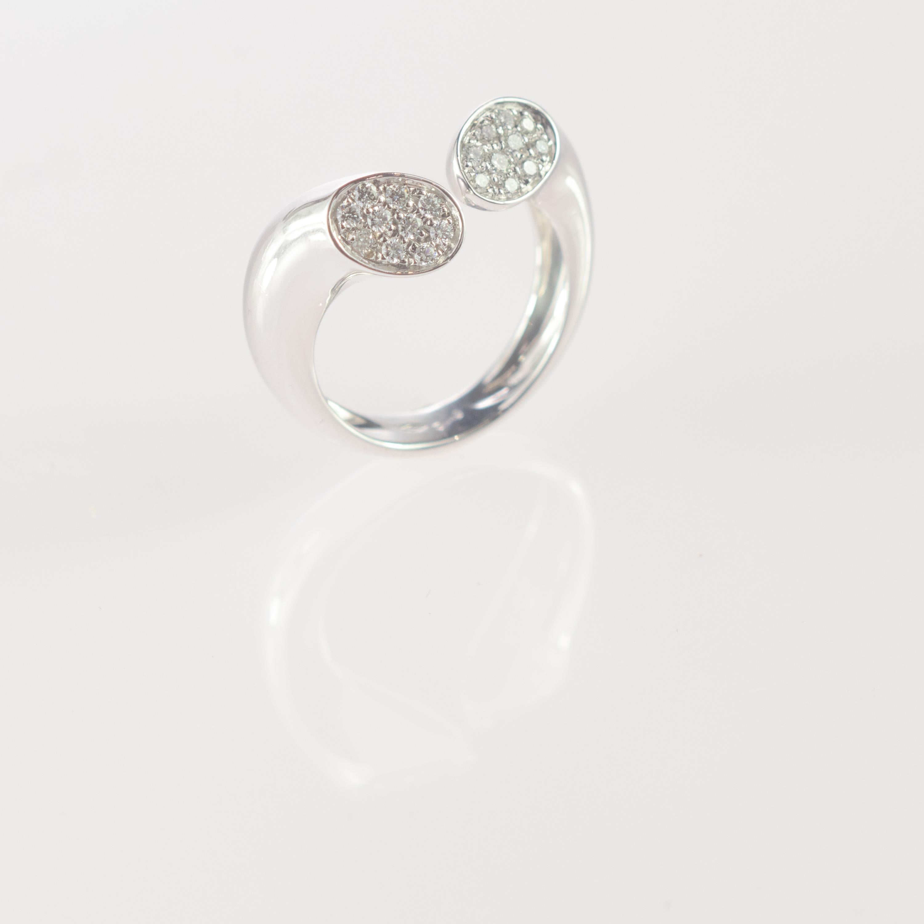 18 Karat Weißgold Bypass-Ring mit 0,29 Karat rundem Diamanten vontini Jewels im Zustand „Neu“ im Angebot in Milano, IT