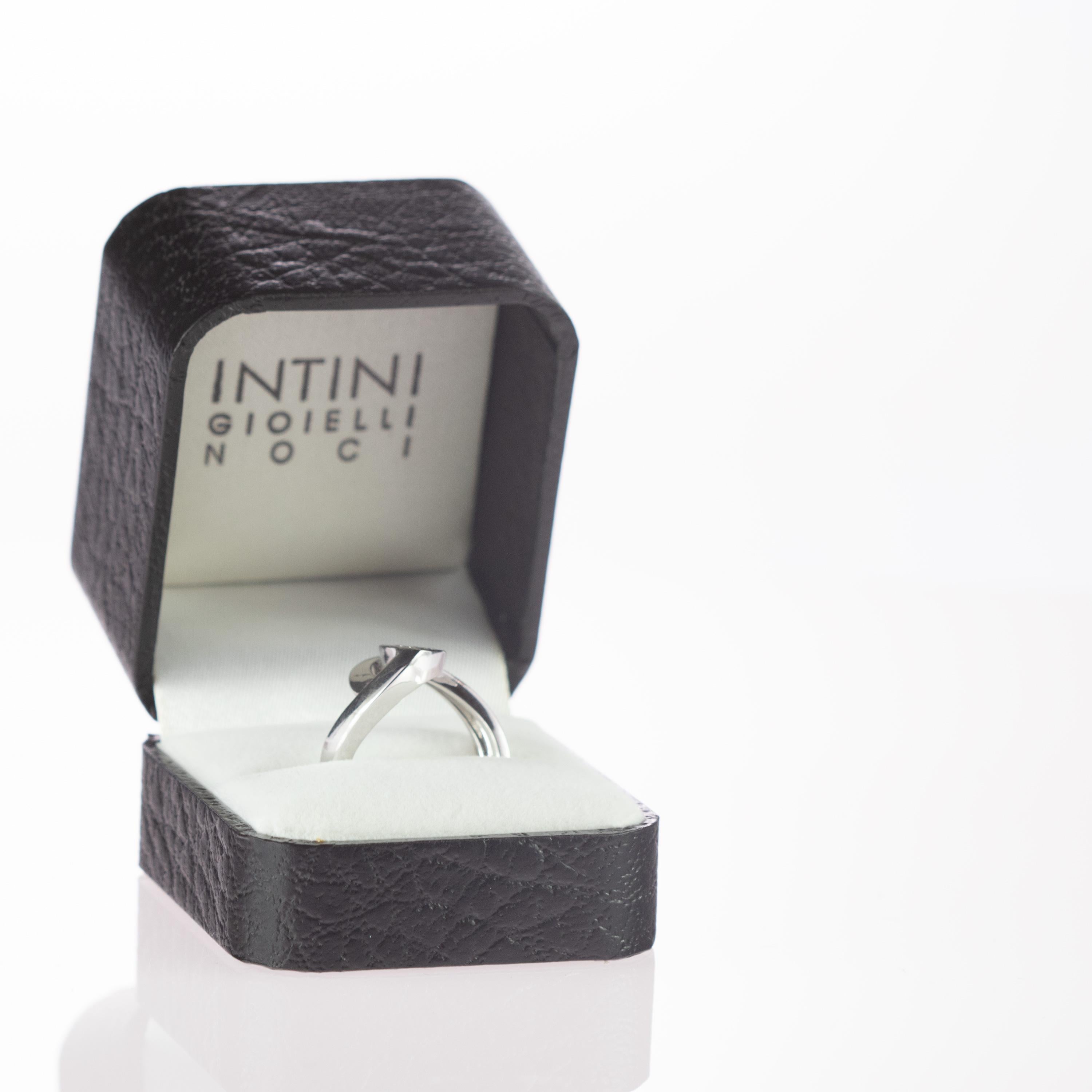 tini Jewels 0,32 Karat Diamant Tropfen-Ring aus 18 Karat Weißgold mit Bypass Damen im Angebot