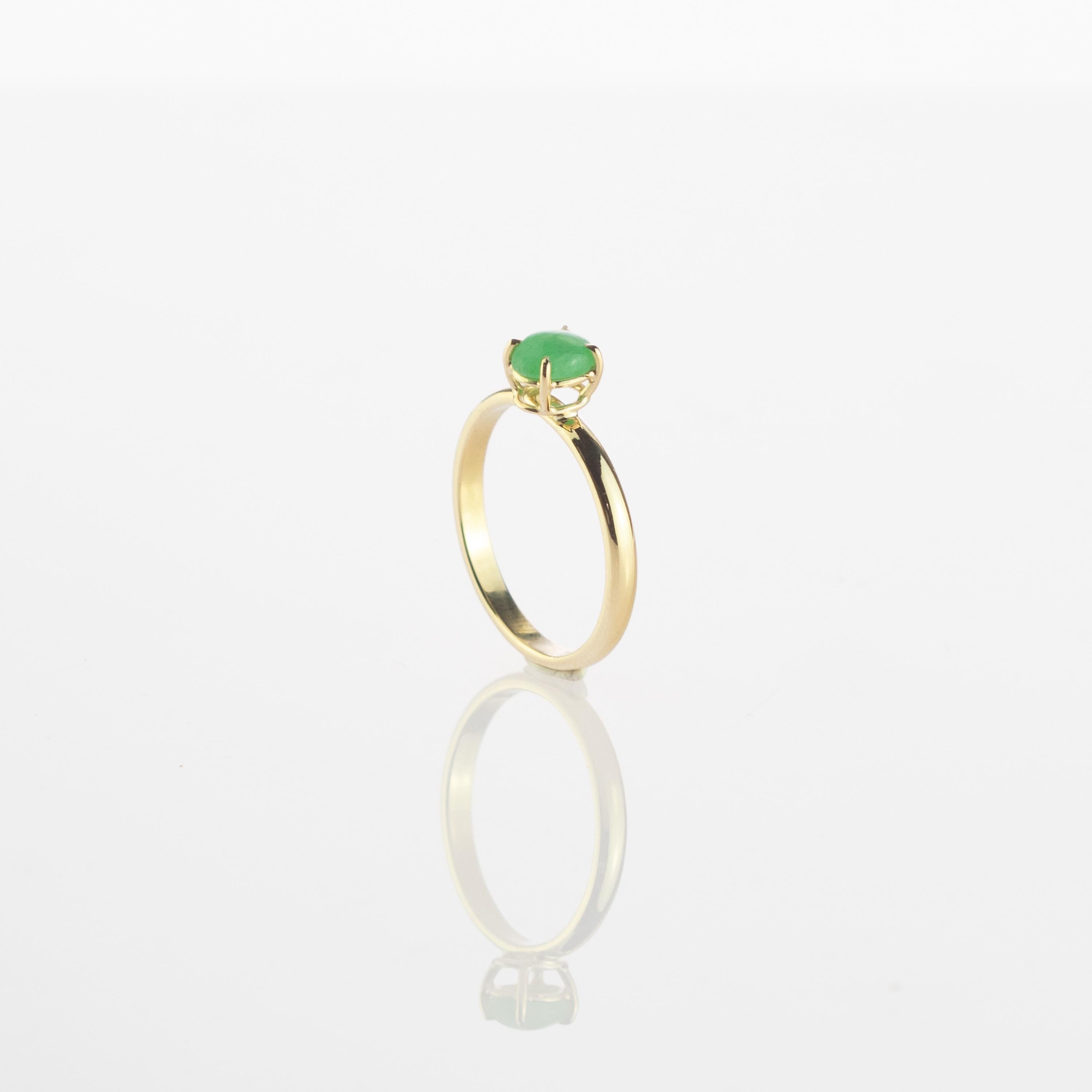 Intini Jewels 0.5 Carat Green Jade 18 Karat Yellow Gold Cocktail Chic Oval Ring In New Condition For Sale In Milano, IT