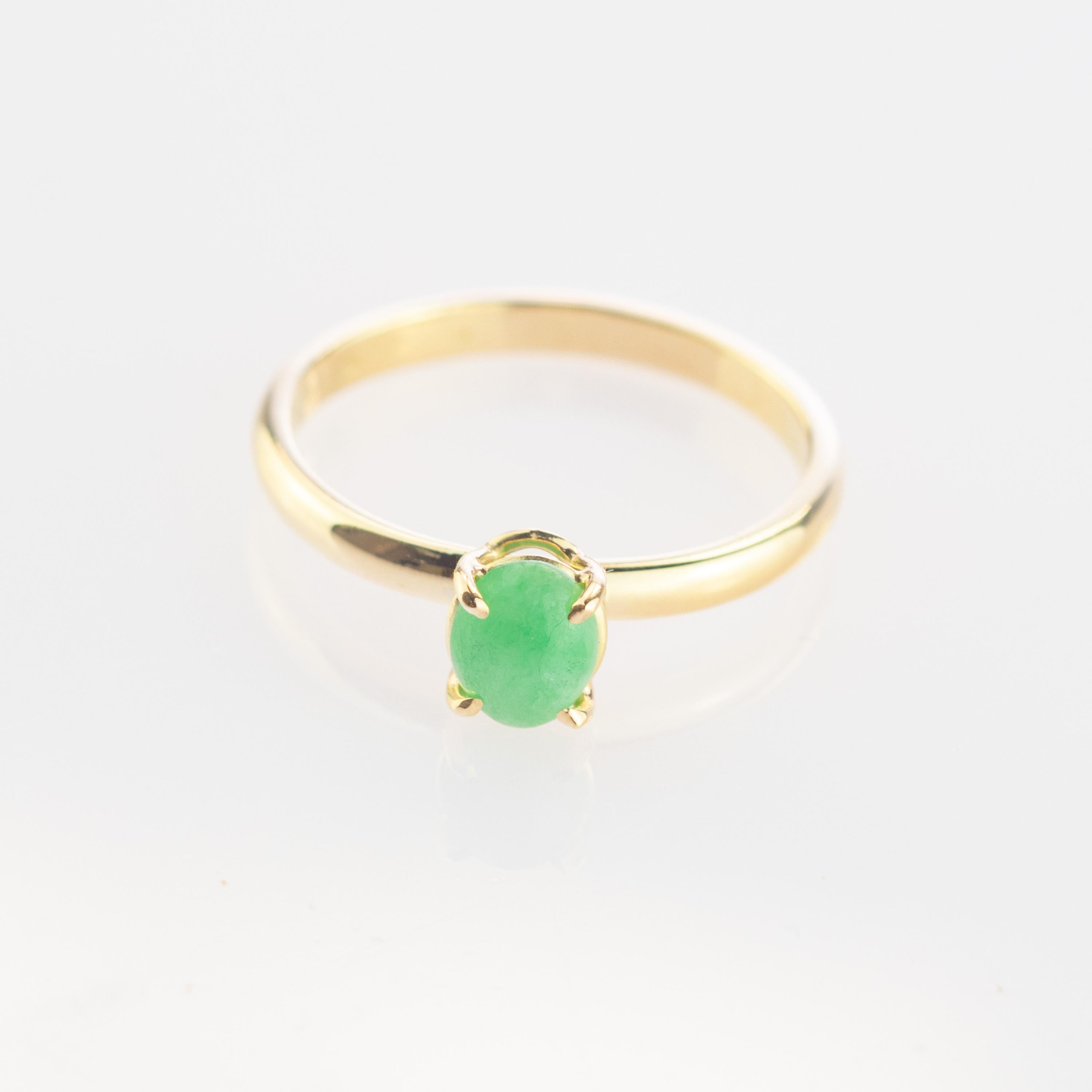 Intini Jewels 0.5 Carat Green Jade 18 Karat Yellow Gold Cocktail Chic Oval Ring For Sale 1