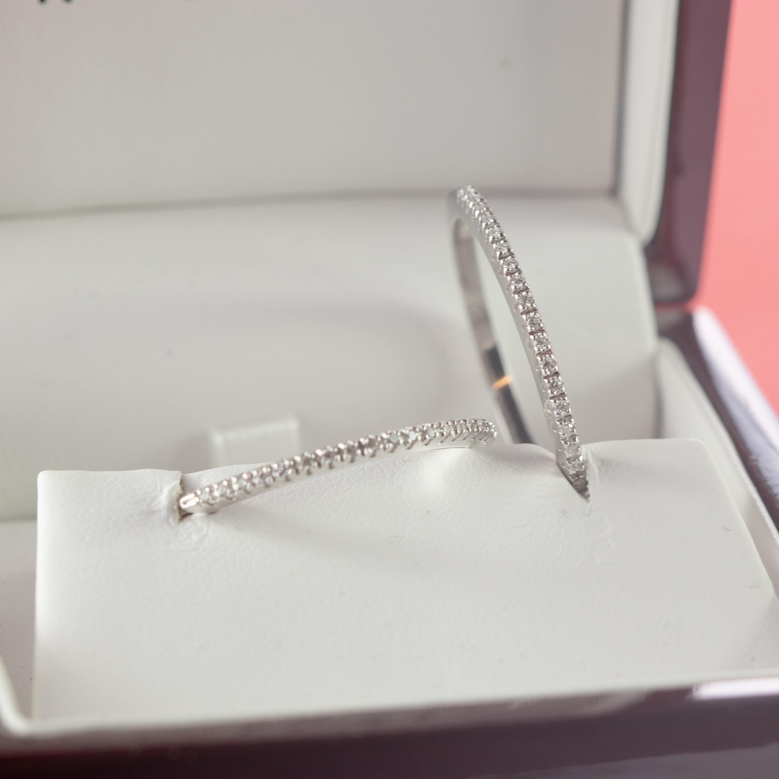 Taglio brillante Intini Jewels - Orecchini a cerchio in oro bianco 18 carati con diamante da 0,63 carati in vendita