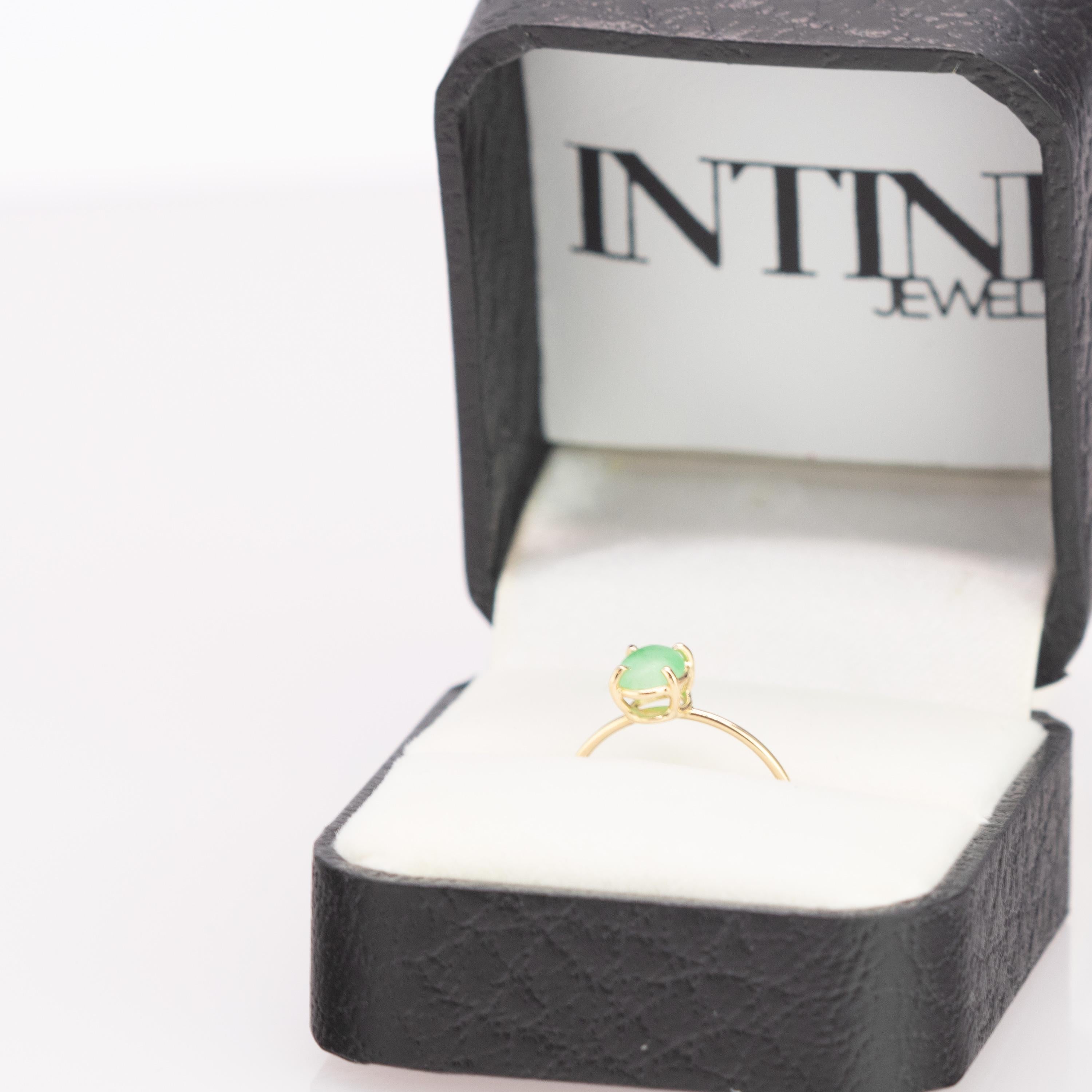 Intini Jewels 0.7 Carat Jade 18 Karat Yellow Gold Solitaire Cocktail Oval Ring For Sale 1