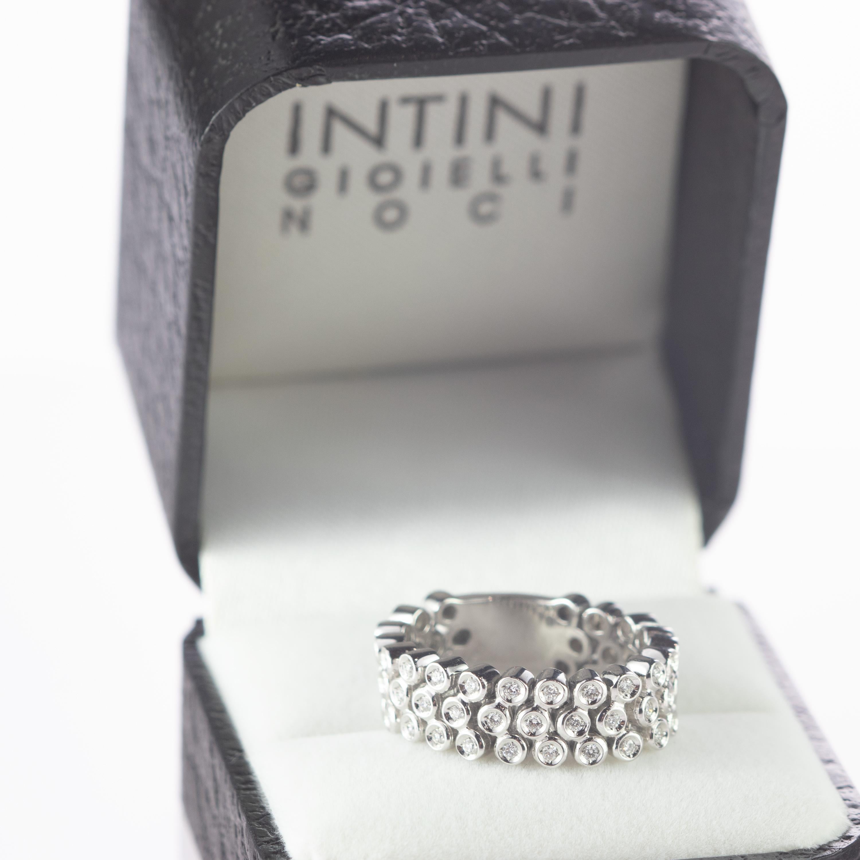 Intini Jewels 0.85 Carat Natural Diamond 18 Karat White Gold Flexible Band Ring For Sale 2