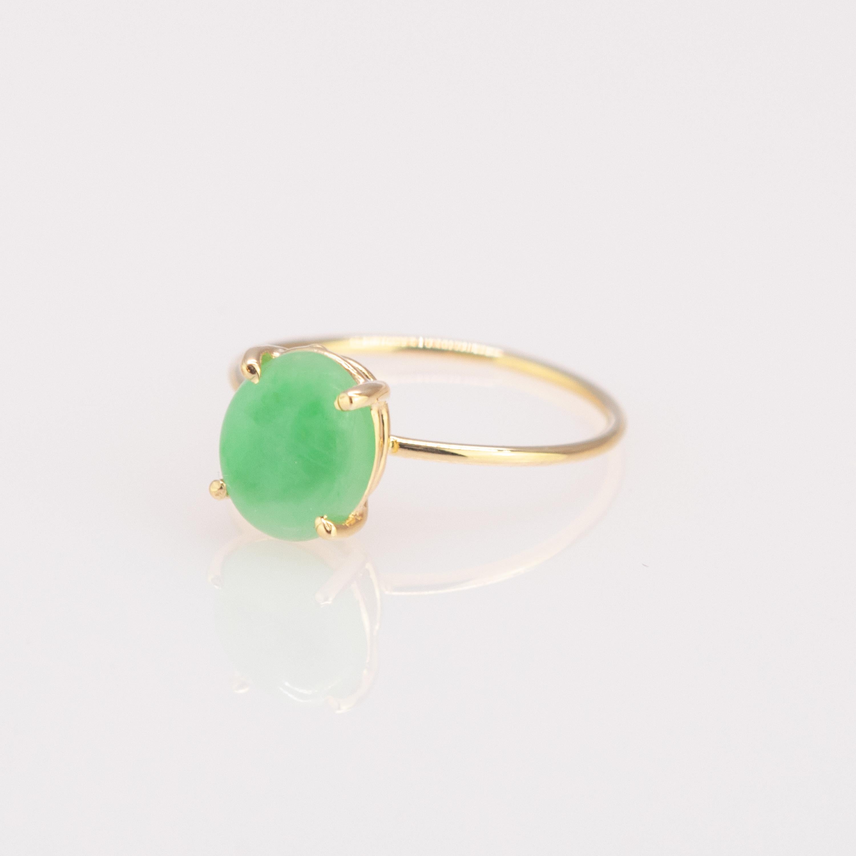 Intini Jewels 1.2 Carat Jade 18 Karat Yellow Gold Solitaire Cocktail Oval Ring In New Condition For Sale In Milano, IT
