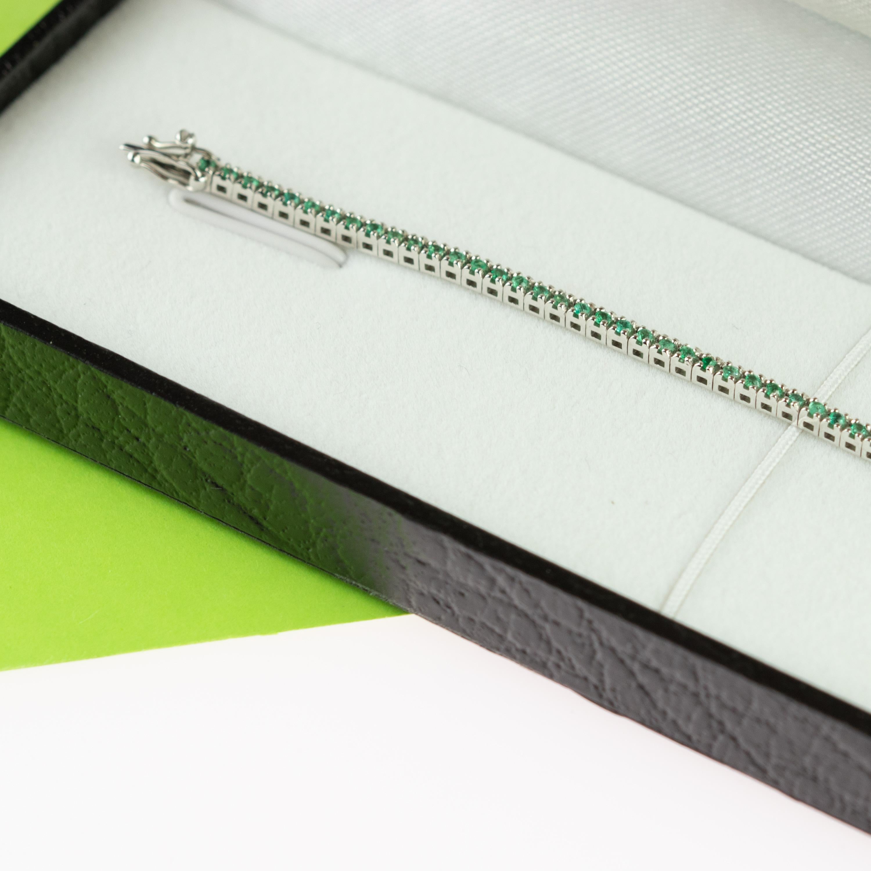 Intini Jewels 1.3 Carat Emeralds Cut 18 Carat White Gold Woven Tennis Bracelet For Sale 3
