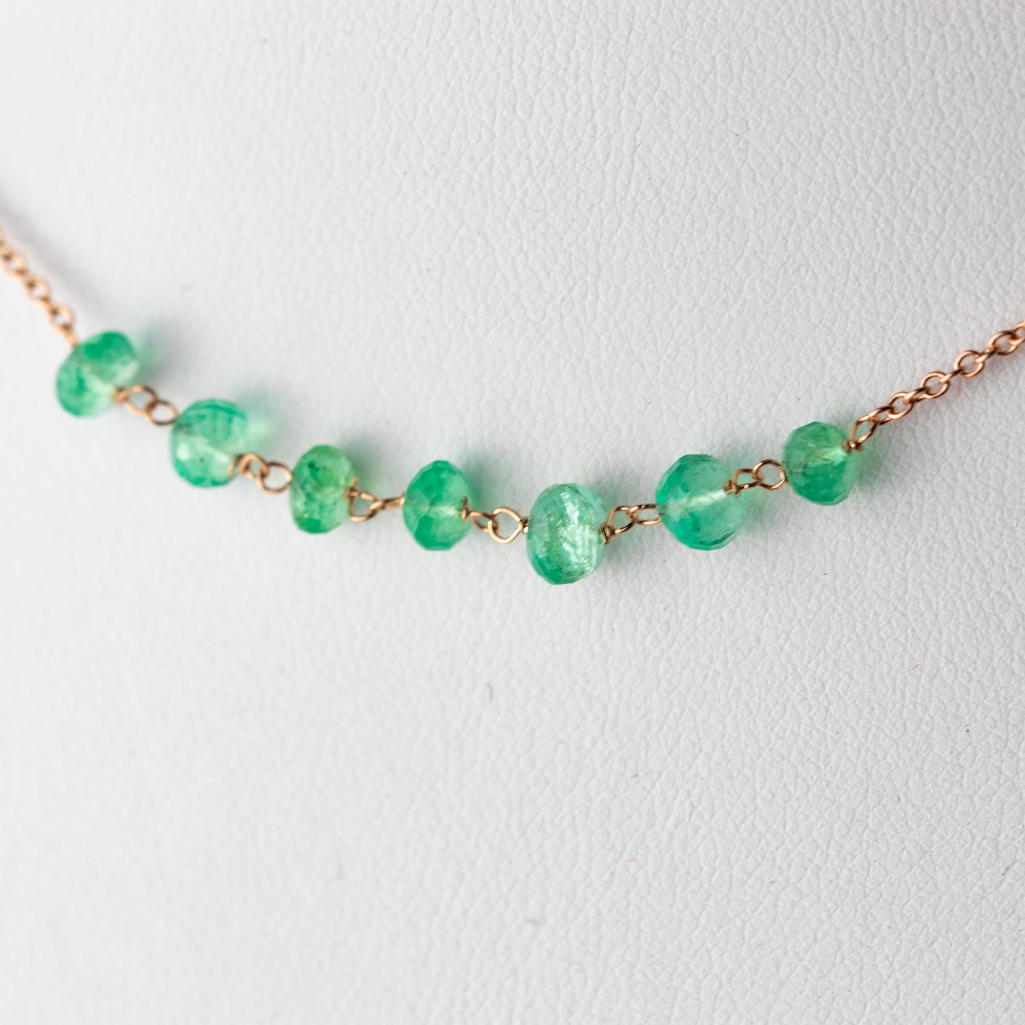 tini Jewels 14 Karat Gold Kette Smaragd Rondelle Perlen Handgefertigte Halskette (Art nouveau) im Angebot