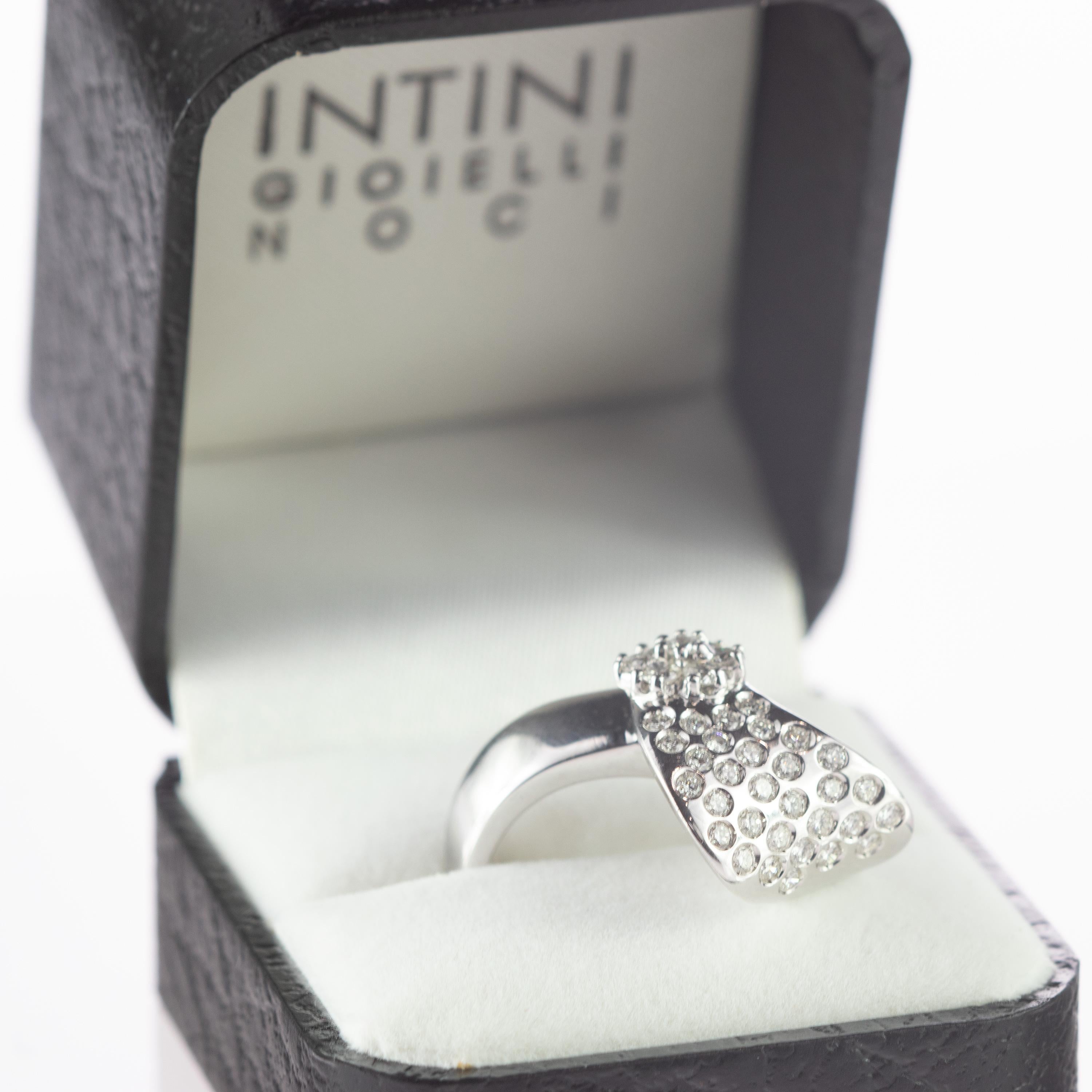 Intini Jewels 1.5 Diamond Brilliant 18 Karat White Gold Cluster Curves Ring For Sale 5