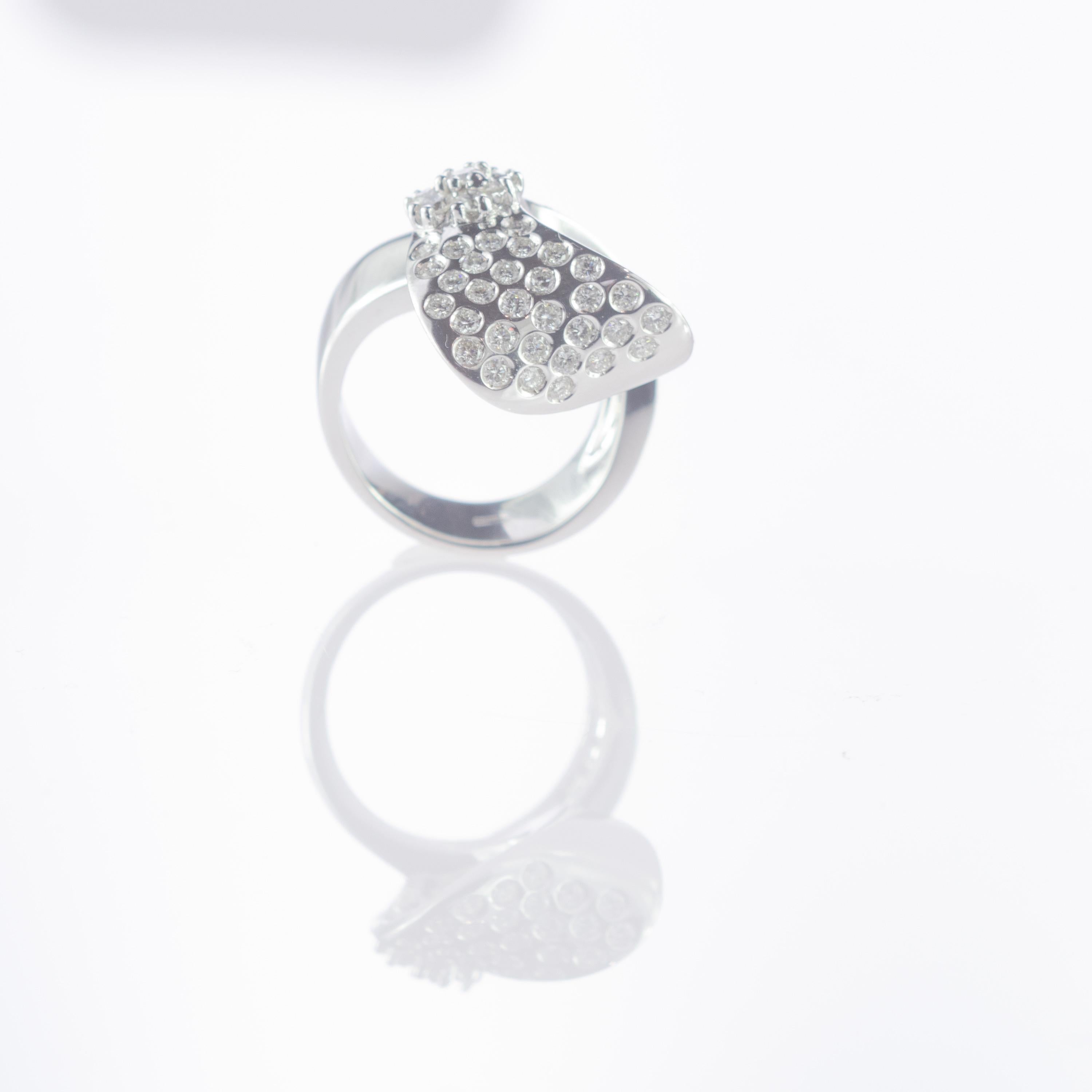 Artisan Intini Jewels 1.5 Diamond Brilliant 18 Karat White Gold Cluster Curves Ring For Sale