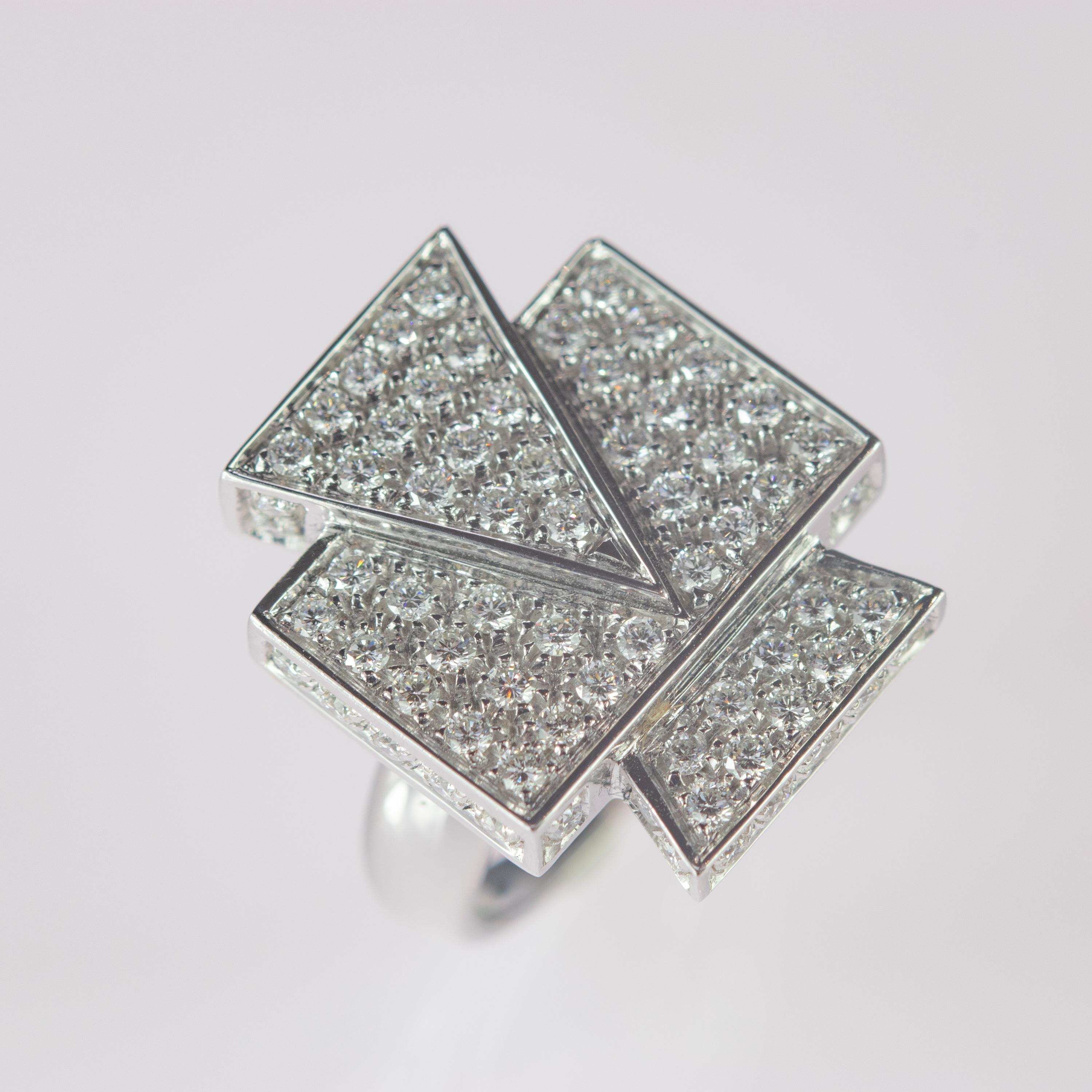 Women's Intini Jewels 1.69 Diamond Brilliant 18 Karat White Gold Cluster Geometric Ring For Sale