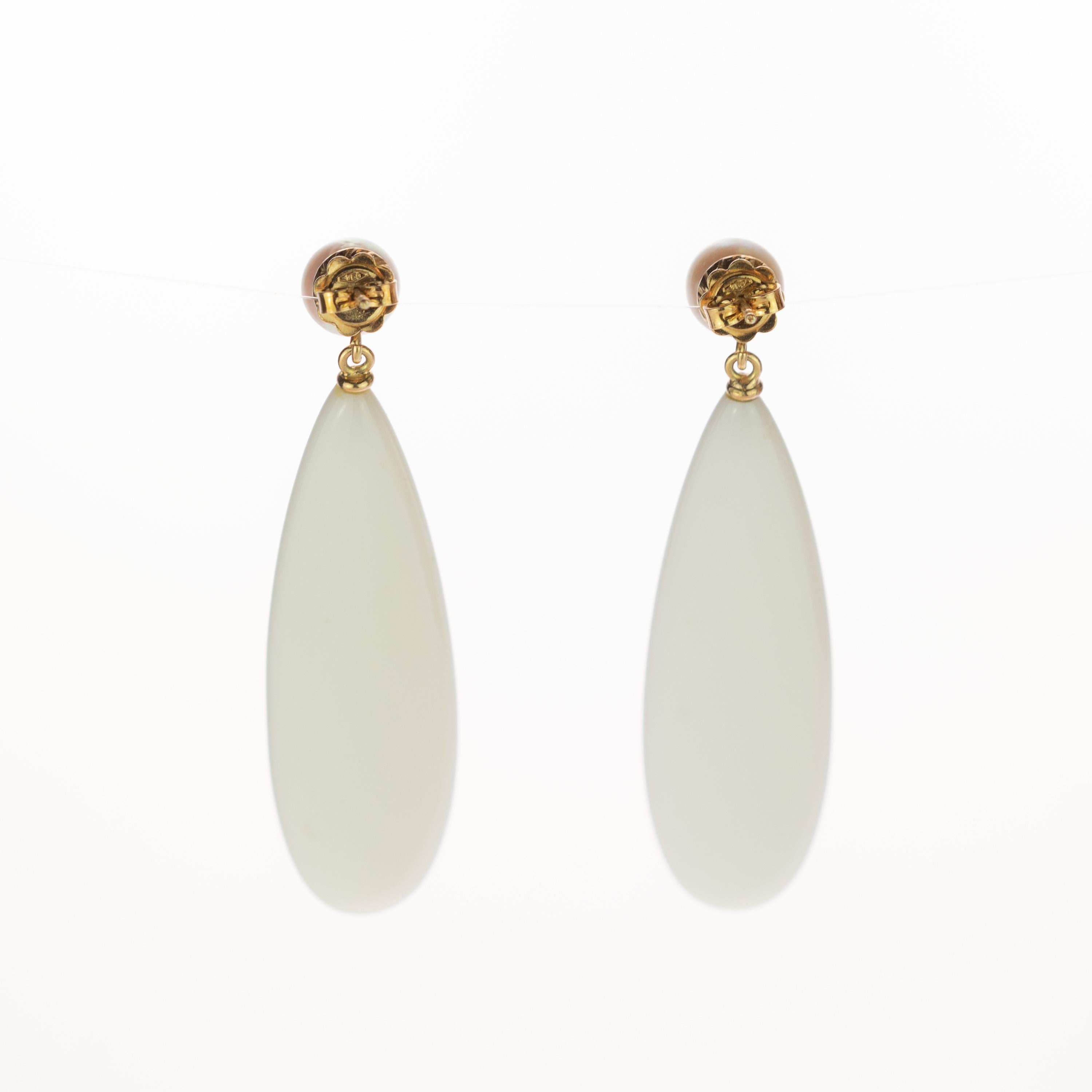 Intini Jewels 18 Karat Gold Flat Pear White Agate Crafted Drop Vintage Earrings In New Condition For Sale In Milano, IT