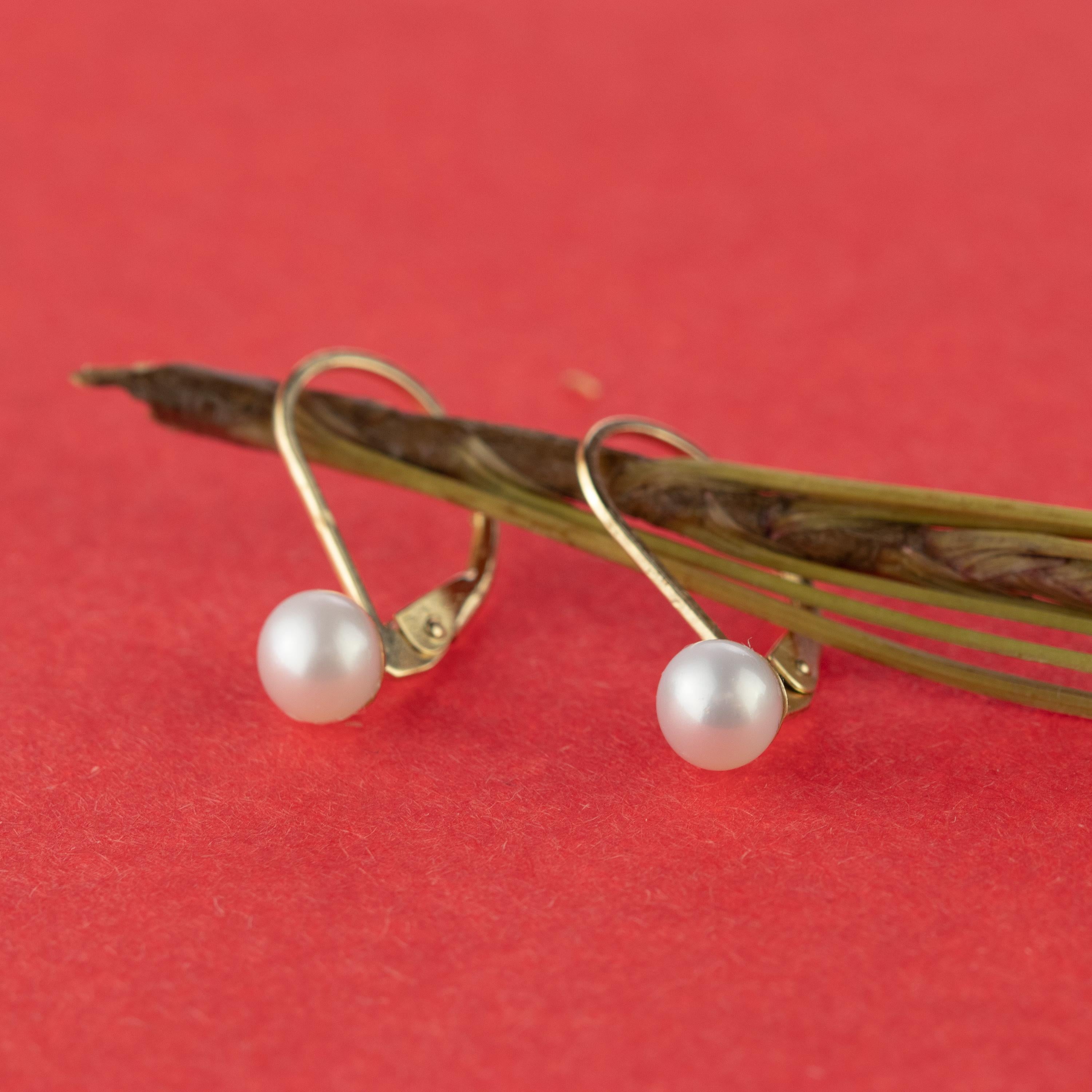 Romantique Intini Jewels Boucles d'oreilles à fermeture à levier en or 18 carats et perles d'eau douce en vente