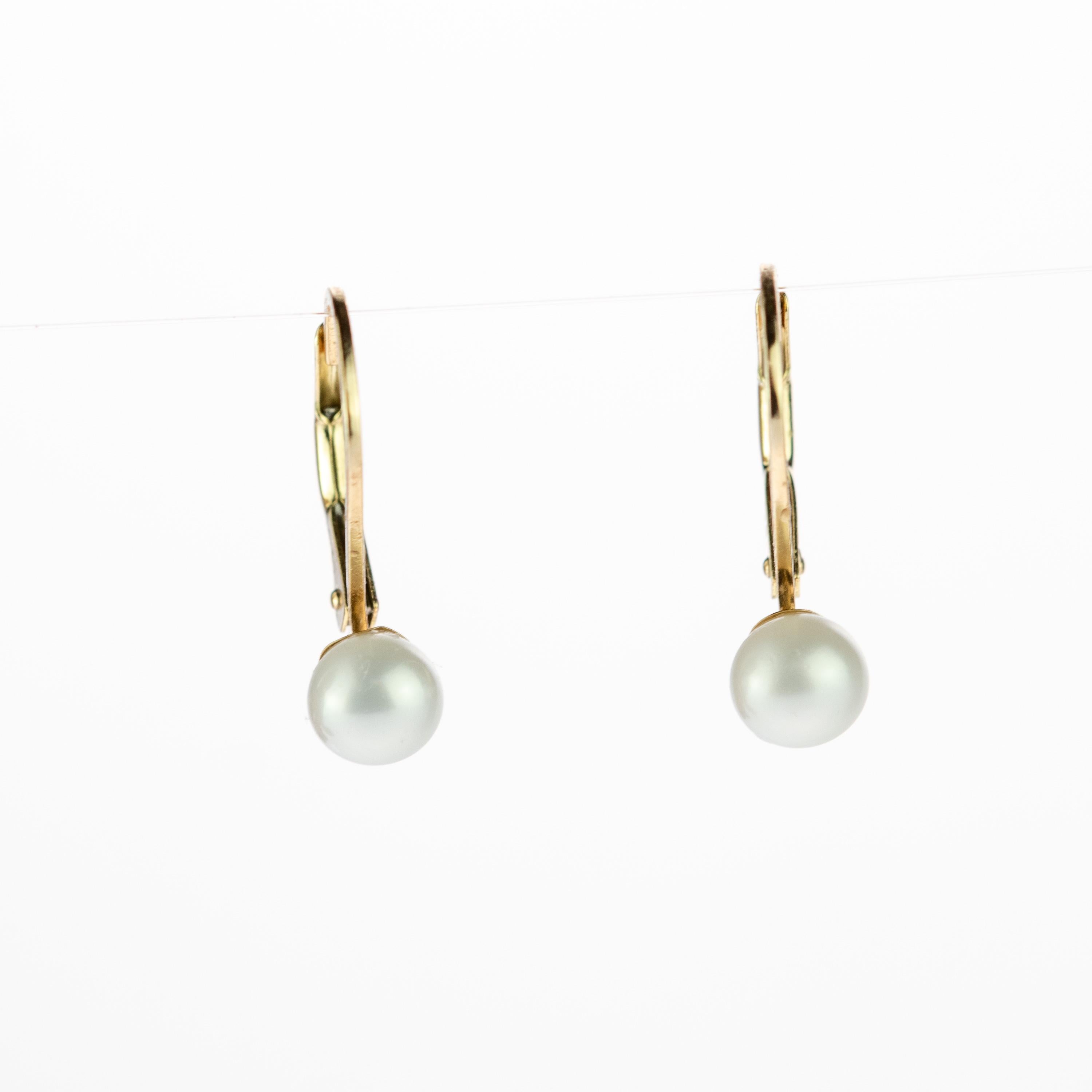 Intini Jewels 18 Karat Gold Freshwater Pearls Leverback Closure Earrings In New Condition For Sale In Milano, IT