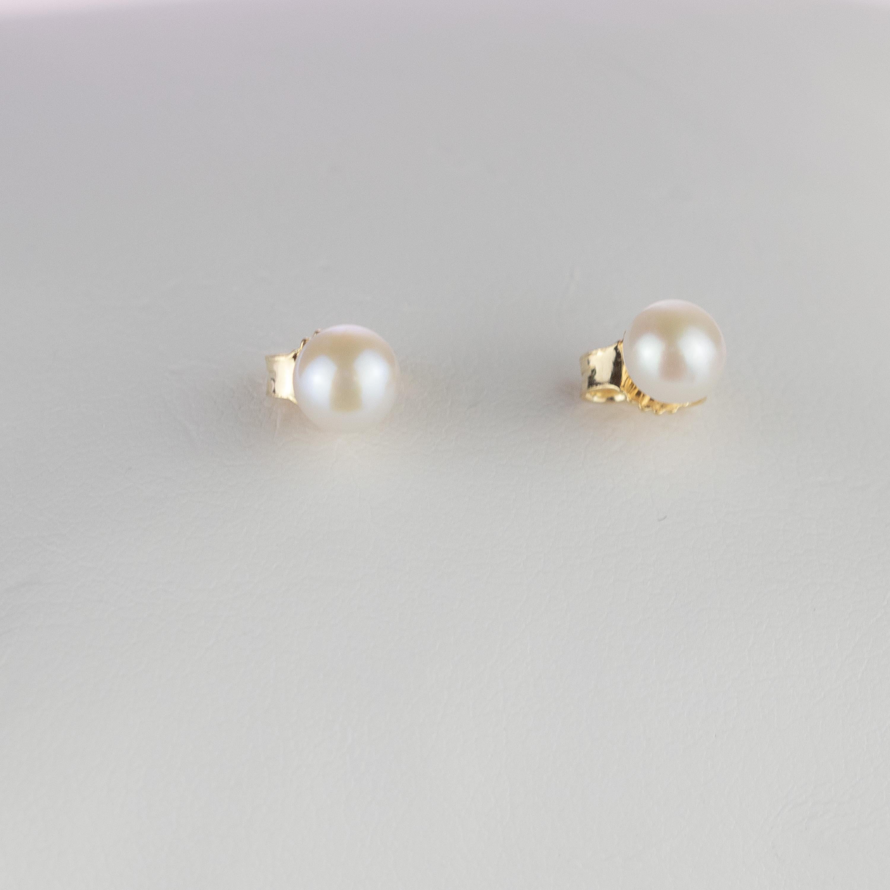 Women's or Men's Intini Jewels 18 Karat Yellow Gold Round Freshwater Pearl Deco Artisan Earrings For Sale