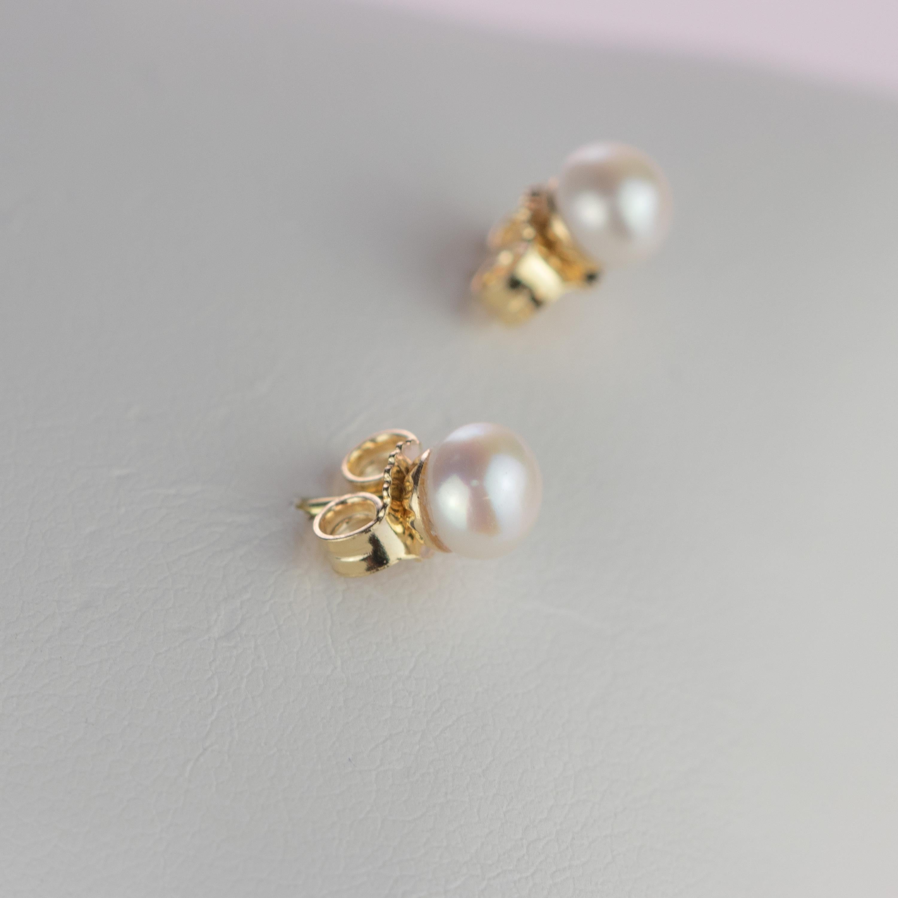 Intini Jewels 18 Karat Yellow Gold Round Freshwater Pearl Deco Artisan Earrings For Sale 2