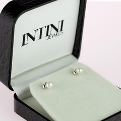 Intini Jewels 18 Karat White Gold Natural Freshwater Pearl Shiny Stud Earrings