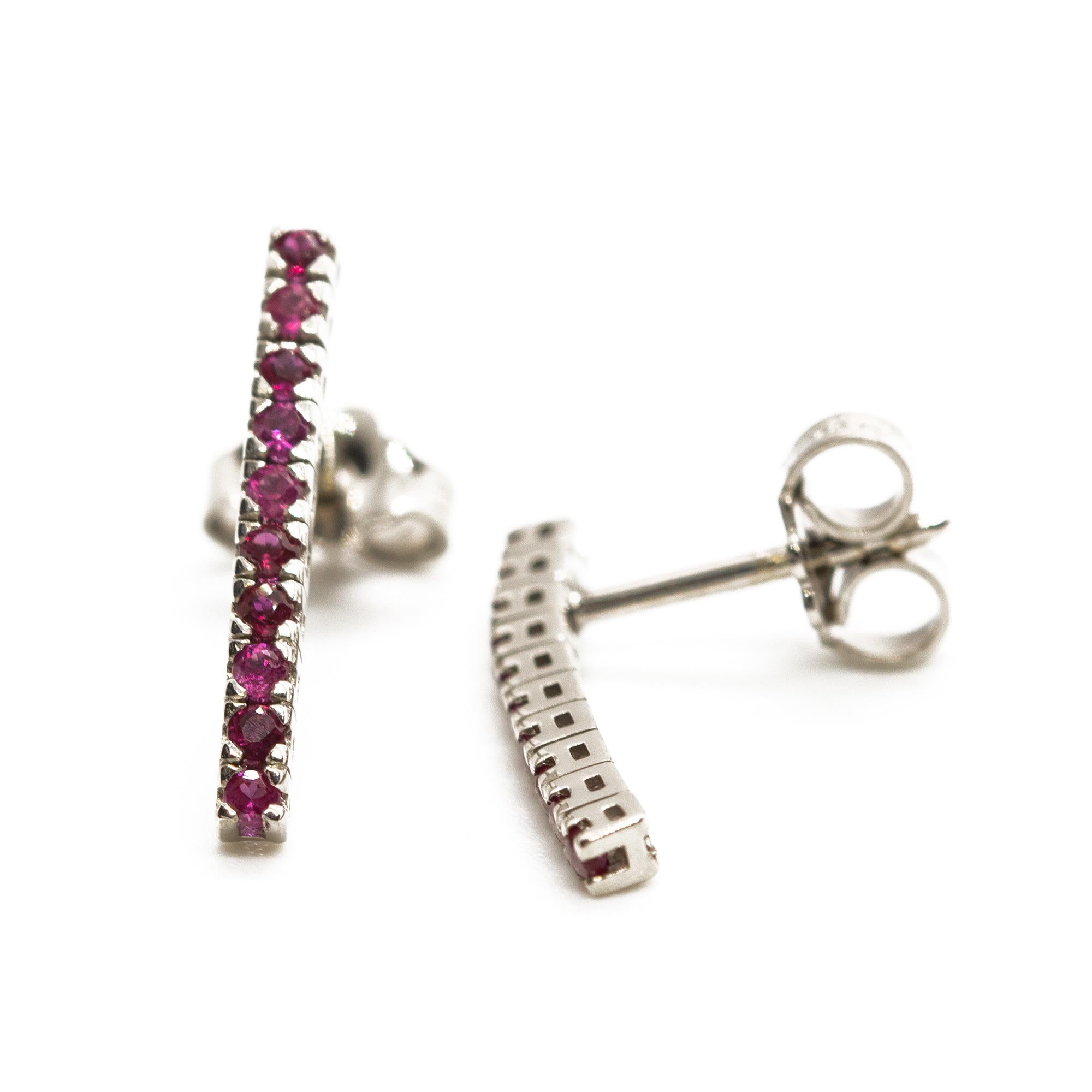 Donna Intini Jewels, orecchini da tennis con rubini naturali in oro bianco 18 carati, Cocktail di rubini in vendita