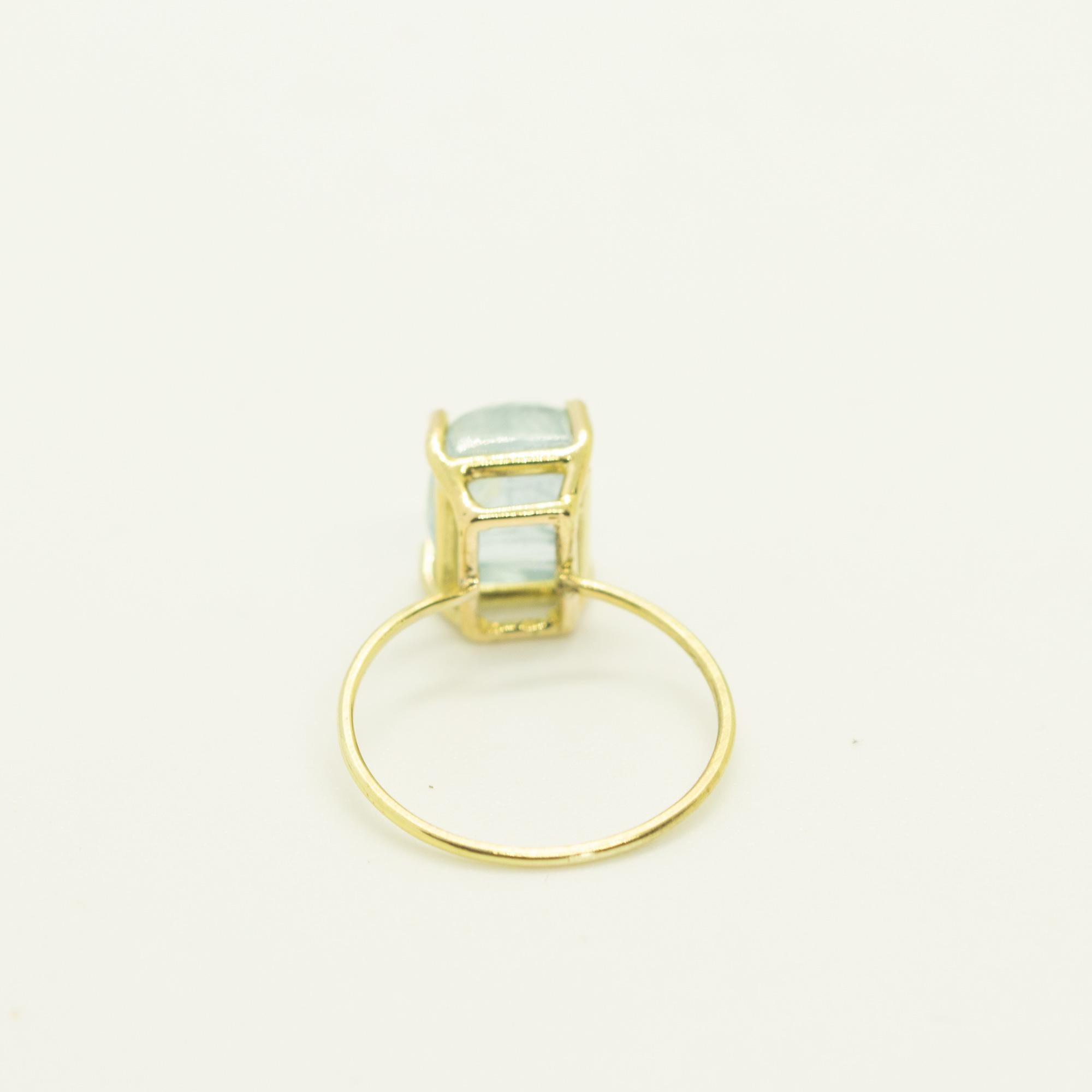 Taille mixte Bague cocktail en or jaune 18 carats et aigue-marine sculptée, faite à la main, Intini Jewels en vente