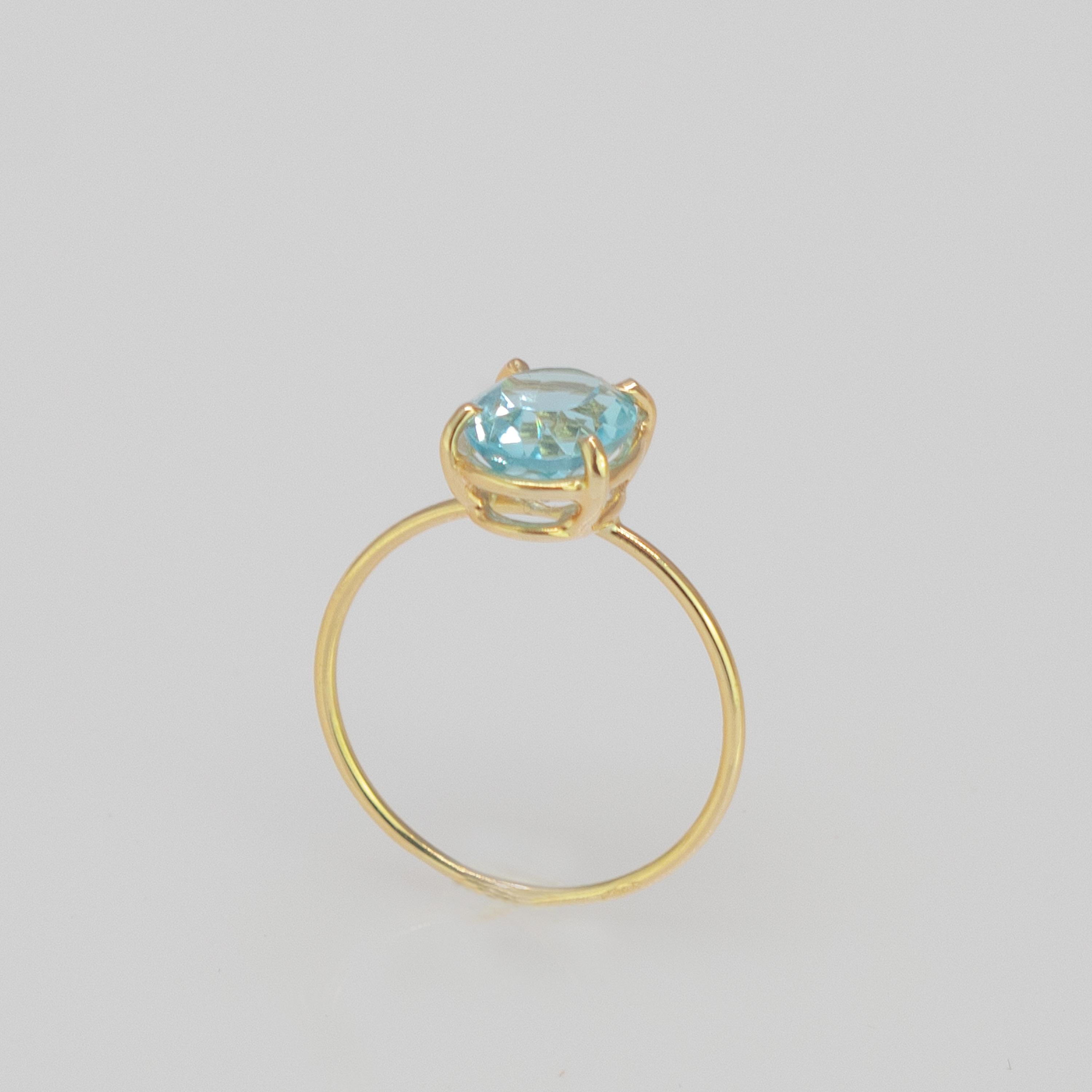 Intini Jewels 18 Karat Yellow Gold Oval 2 Carat Topaz Cocktail Handmade Ring In New Condition For Sale In Milano, IT