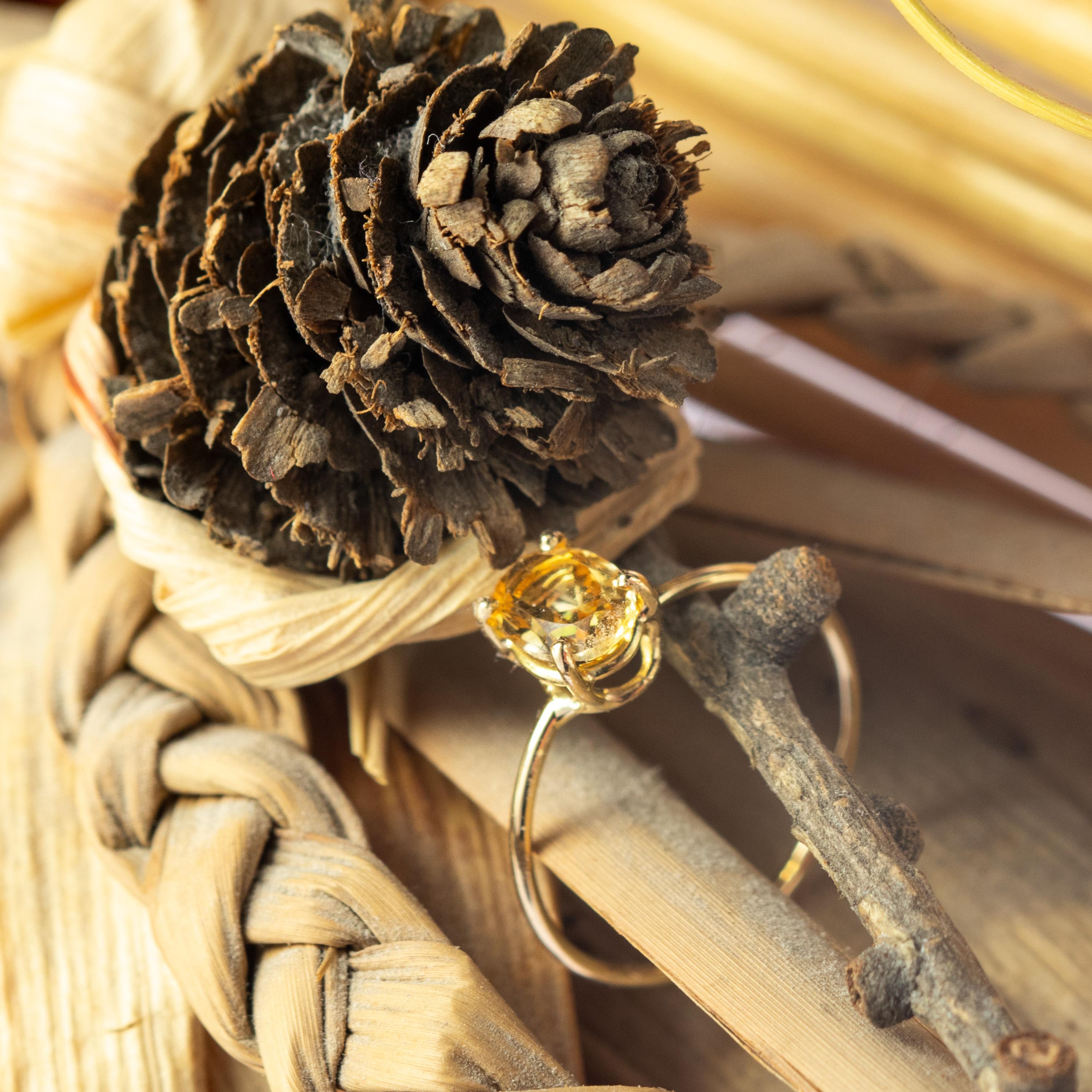 tini Jewels: 18 Karat Gelbgold Cocktail-Ring mit Citrin-Quarz im Ovalschliff im Angebot 2