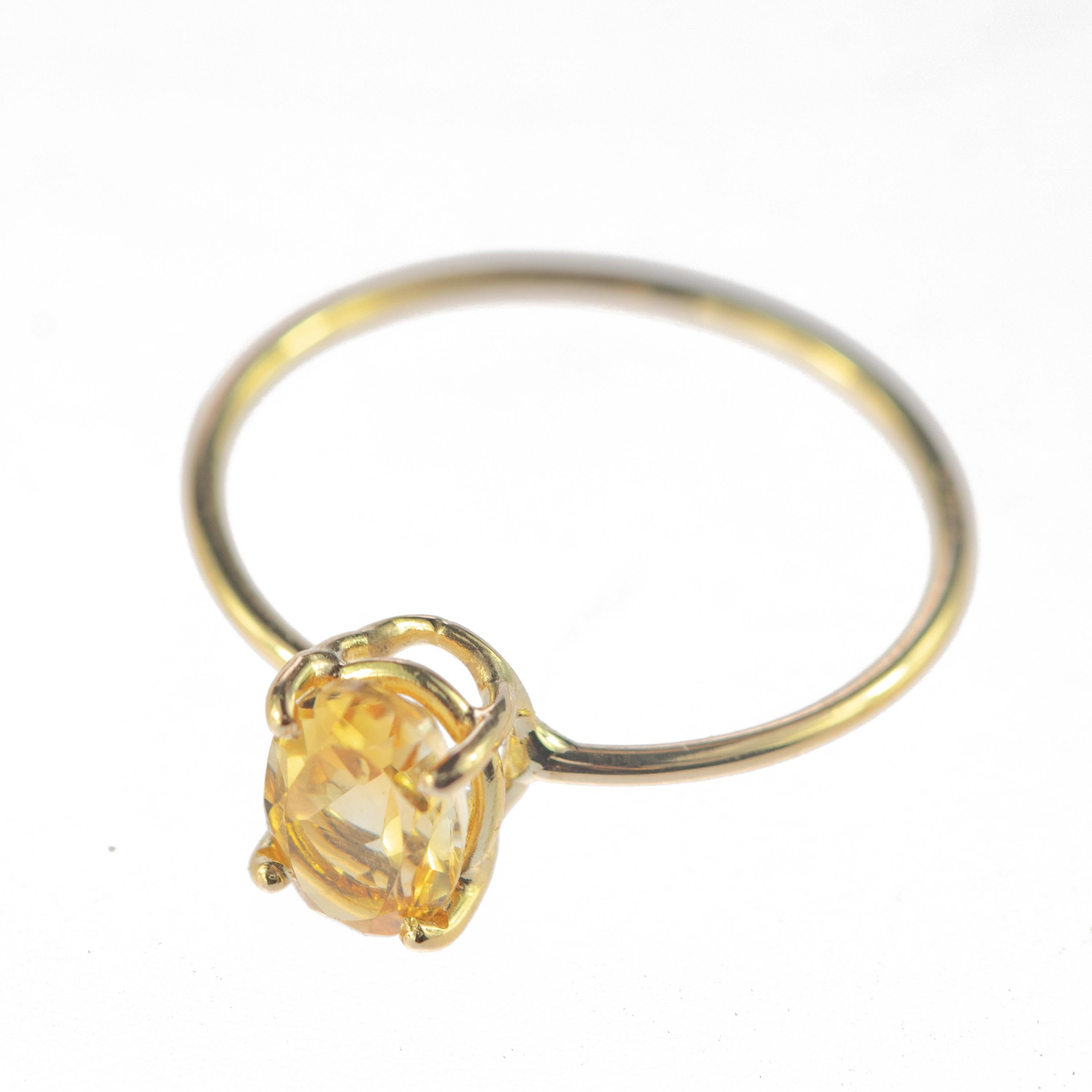 Intini Jewels 18 Karat Yellow Gold Oval Cut Citrine Quartz Cocktail Ring For Sale 3
