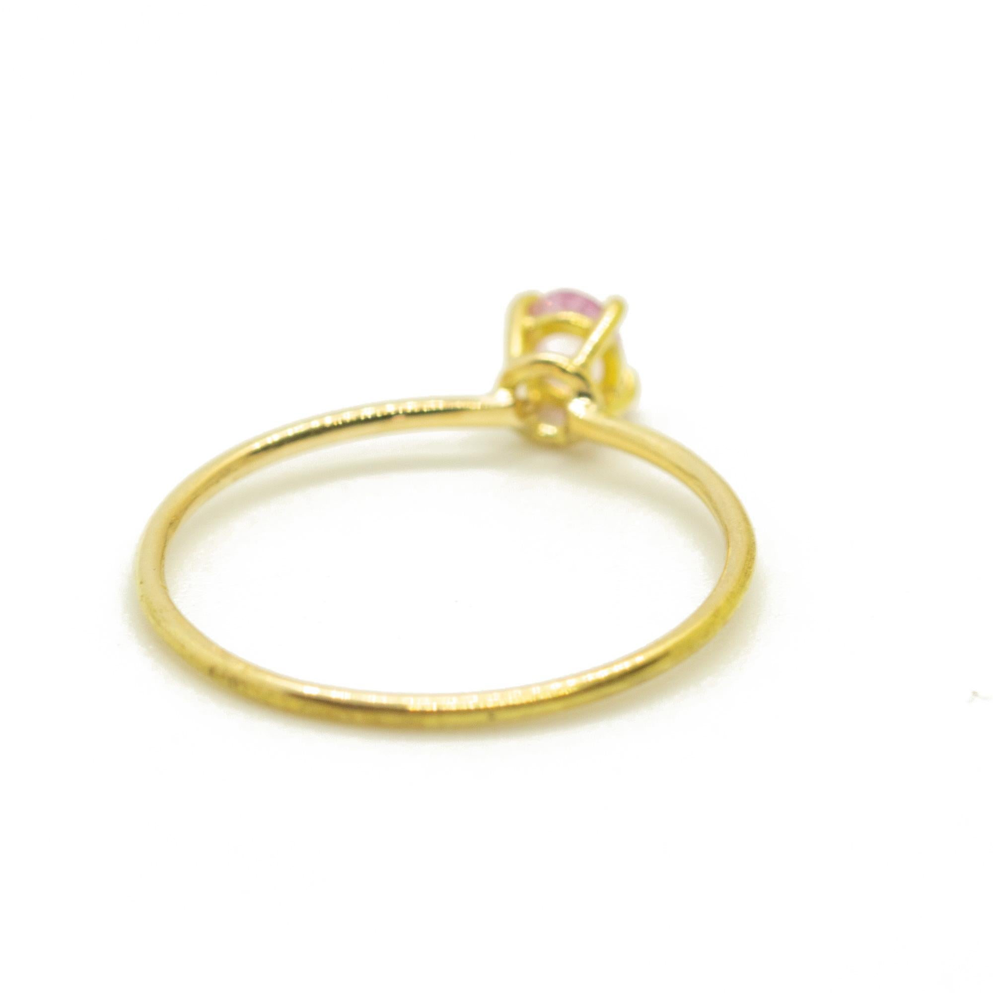 Taille ovale Intini Jewels, bague cocktail midi cocktail en or jaune 18 carats avec saphir rose taille ovale en vente