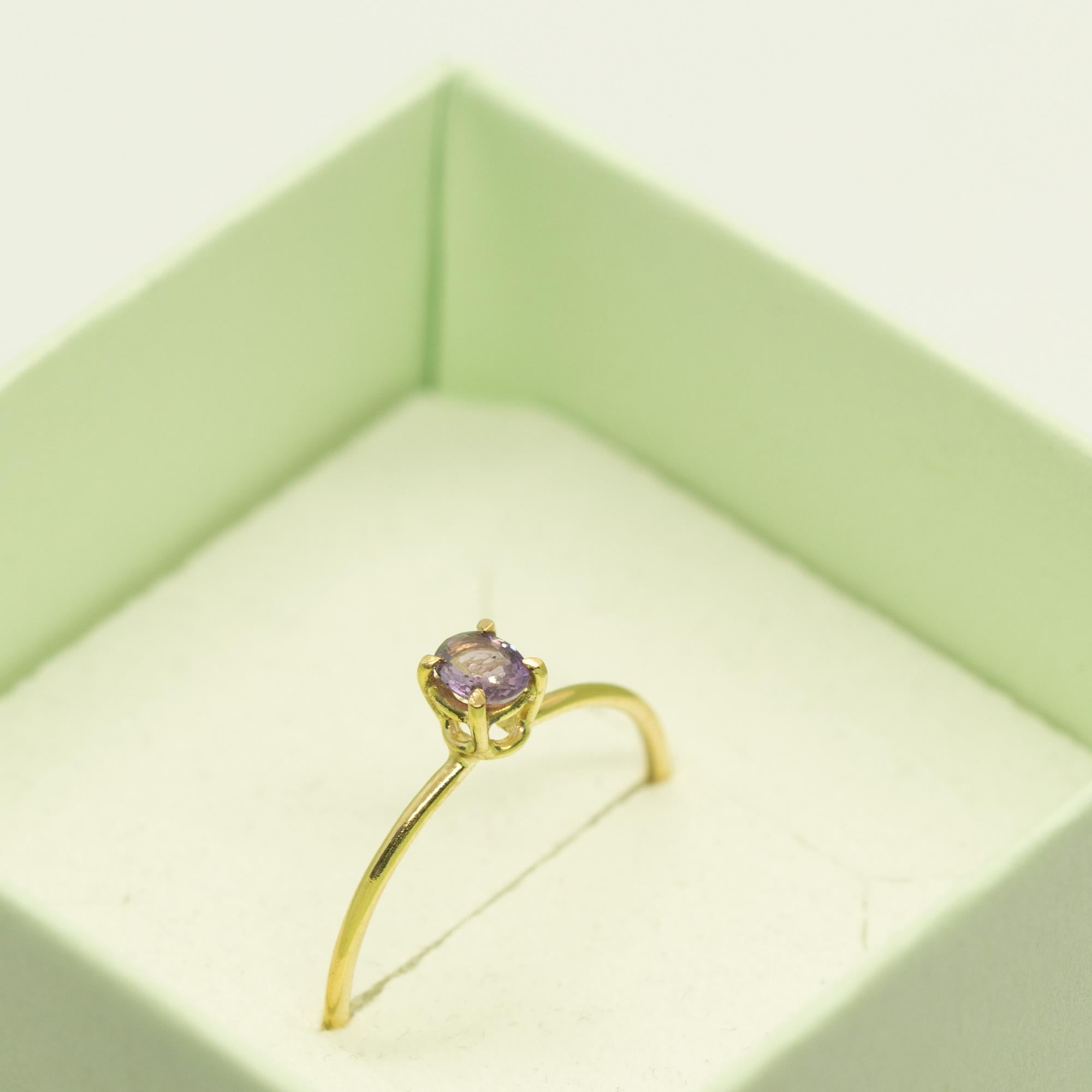 Intini Jewels 18 Karat Yellow Gold Oval Cut Violet Sapphire Cocktail Midi Ring In New Condition For Sale In Milano, IT