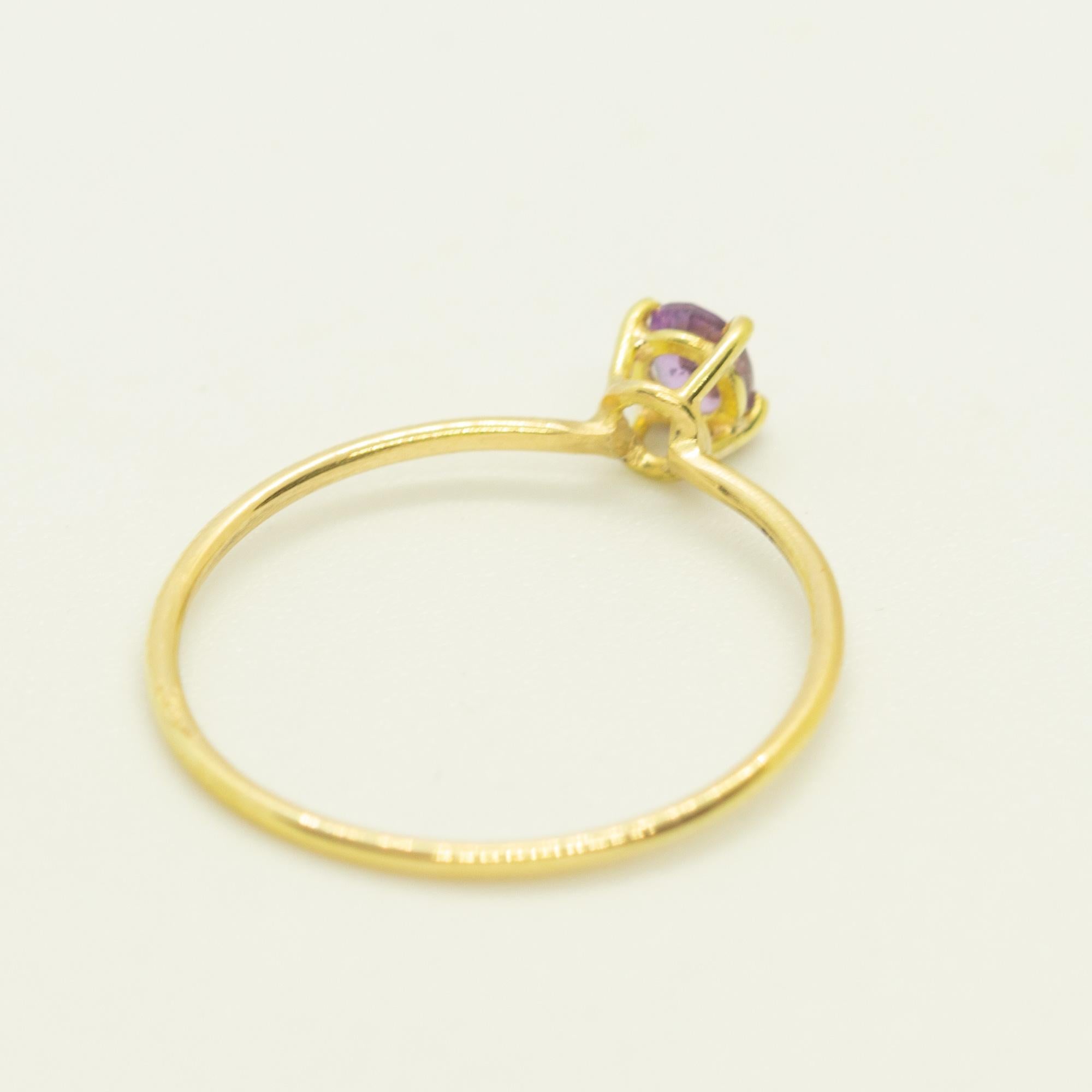 Intini Jewels 18 Karat Yellow Gold Oval Cut Violet Sapphire Cocktail Midi Ring For Sale 1