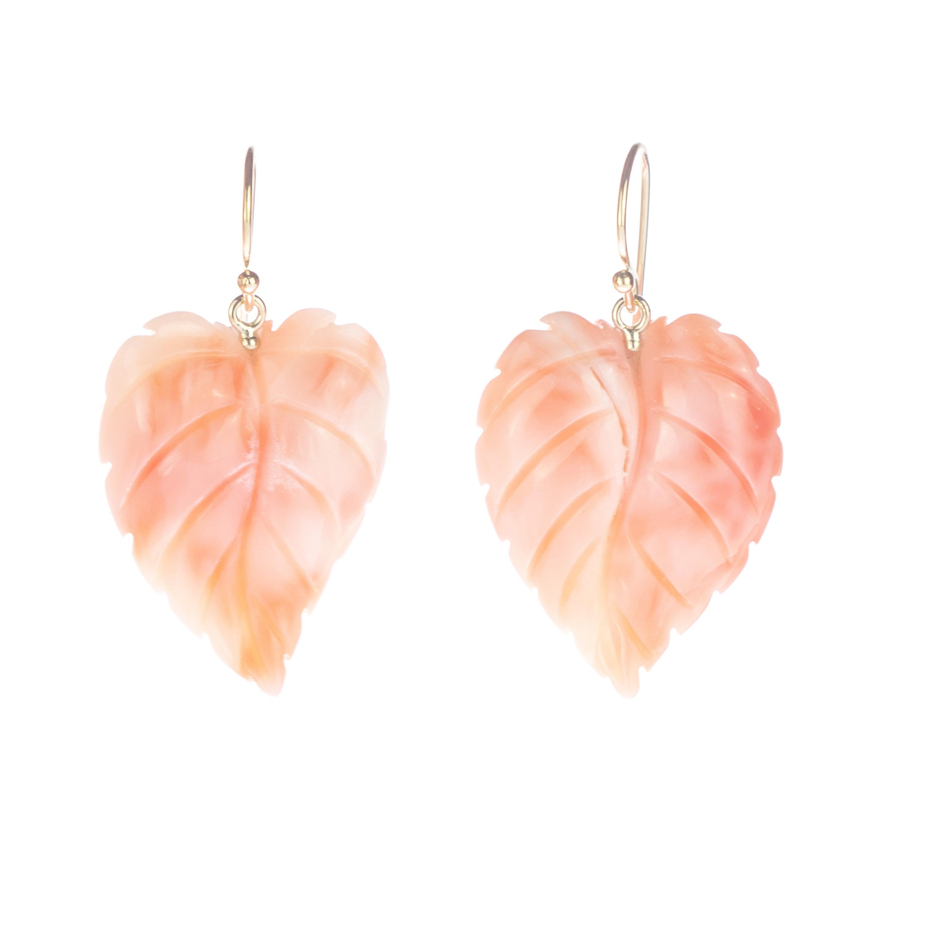 Intini Jewels 18 Karat Yellow Gold Pink Coral Leaf Leaves Dangle Drop Earrings In New Condition For Sale In Milano, IT