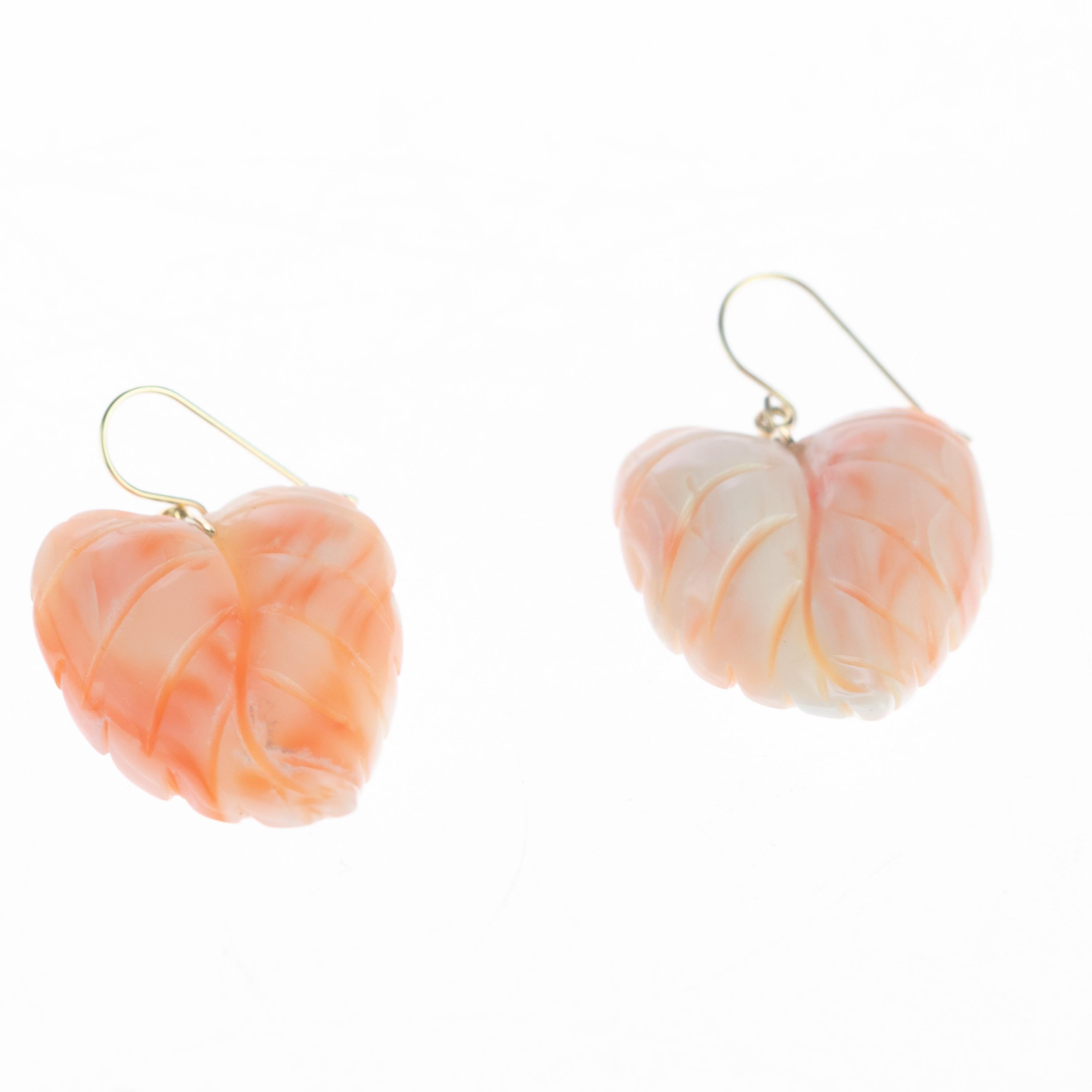 tini Jewels 18 Karat Gelbgold Rosa Korallenblattblätter Tropfenohrringe mit Blättern im Angebot 2