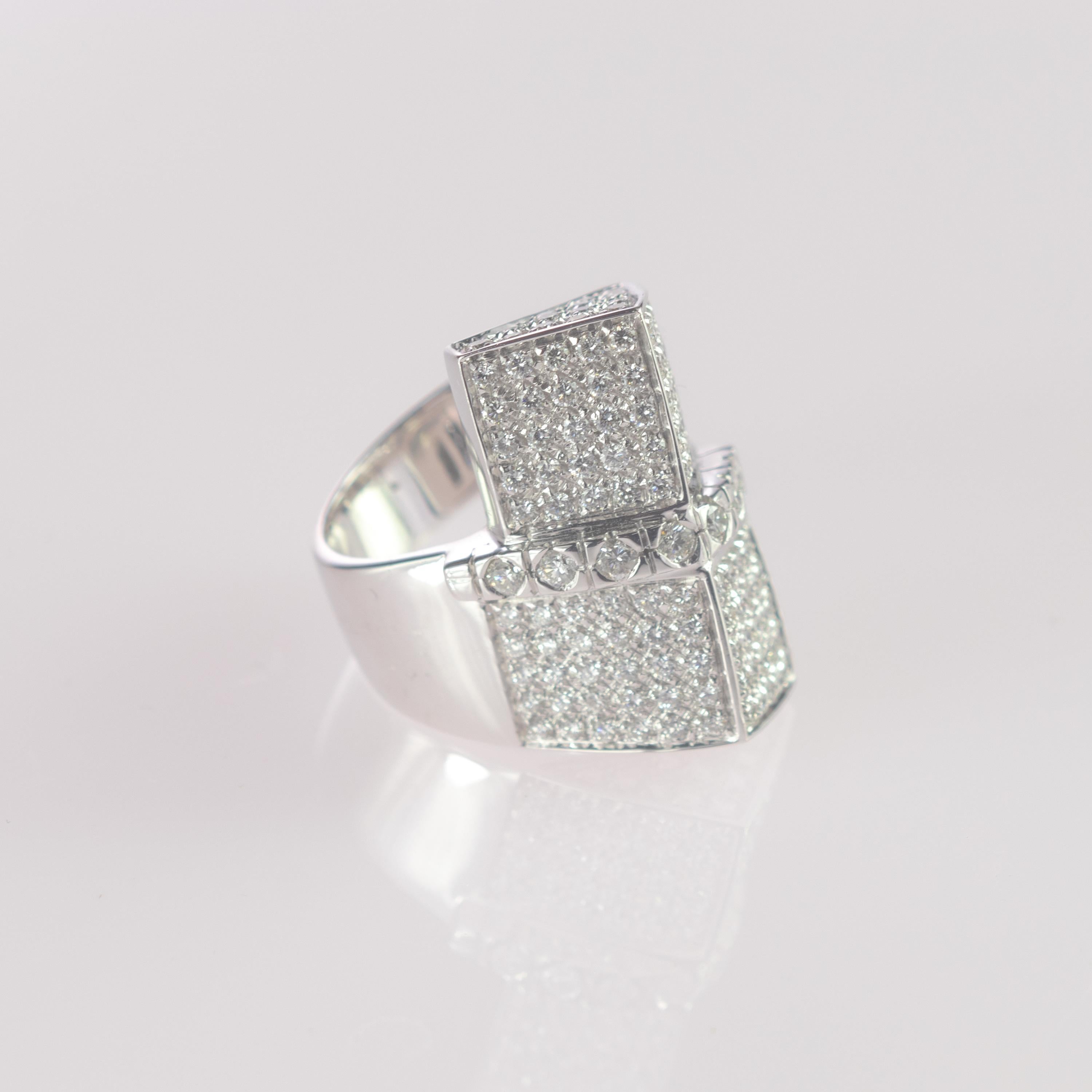 Intini Jewels 2,17 Pave di diamanti in oro bianco 18 carati - Anello geometrico da cocktail in vendita 4