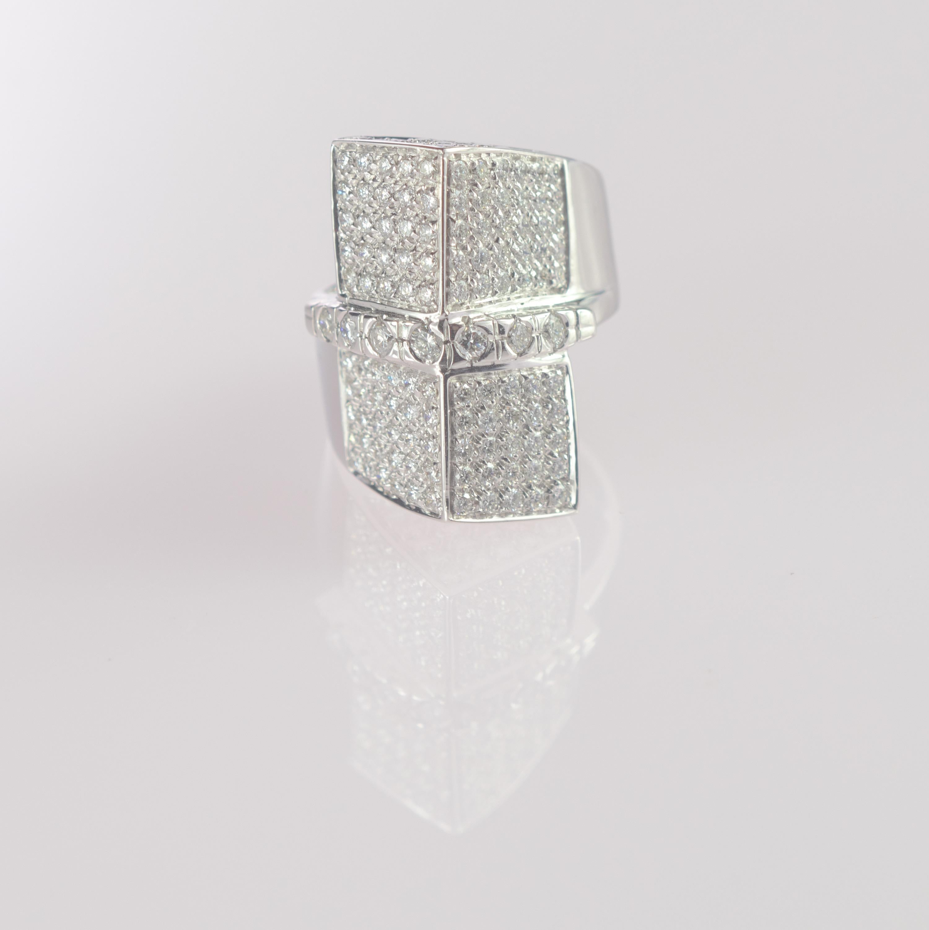 Intini Jewels 2,17 Pave di diamanti in oro bianco 18 carati - Anello geometrico da cocktail in vendita 3