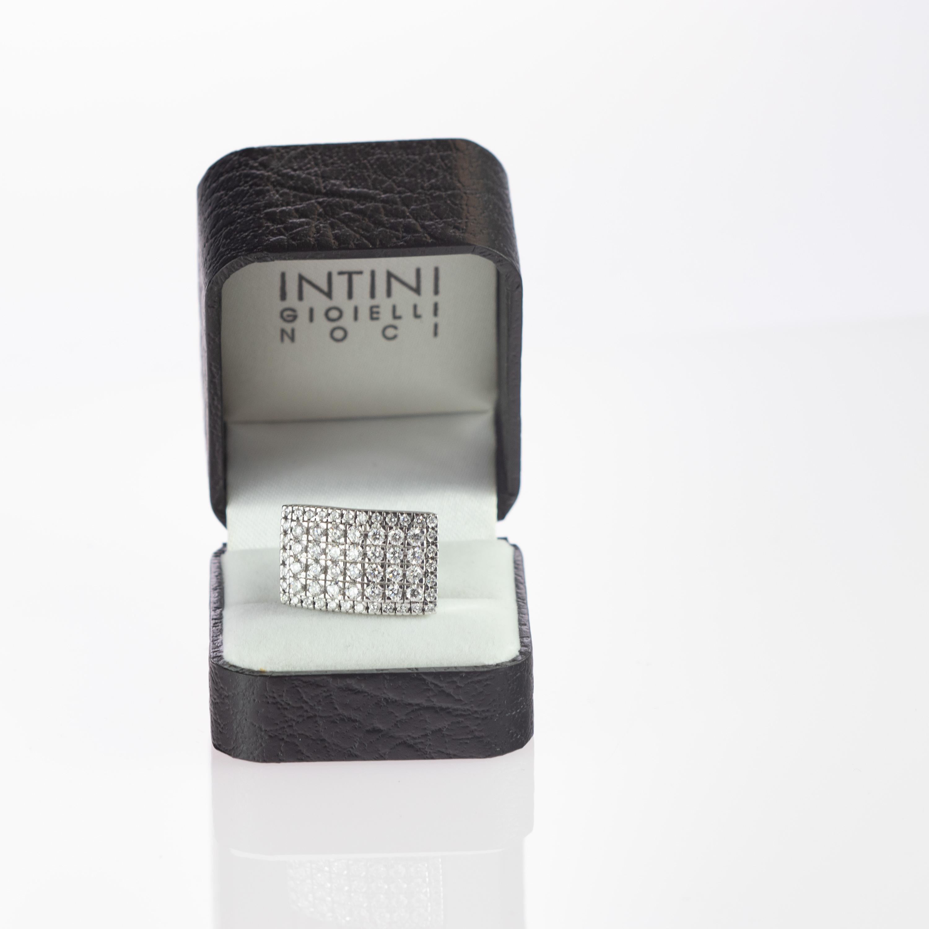 tini Jewels 2,55 Karat Diamant 18 Karat Weißgold Cluster Kuppelband-Ring im Angebot 4