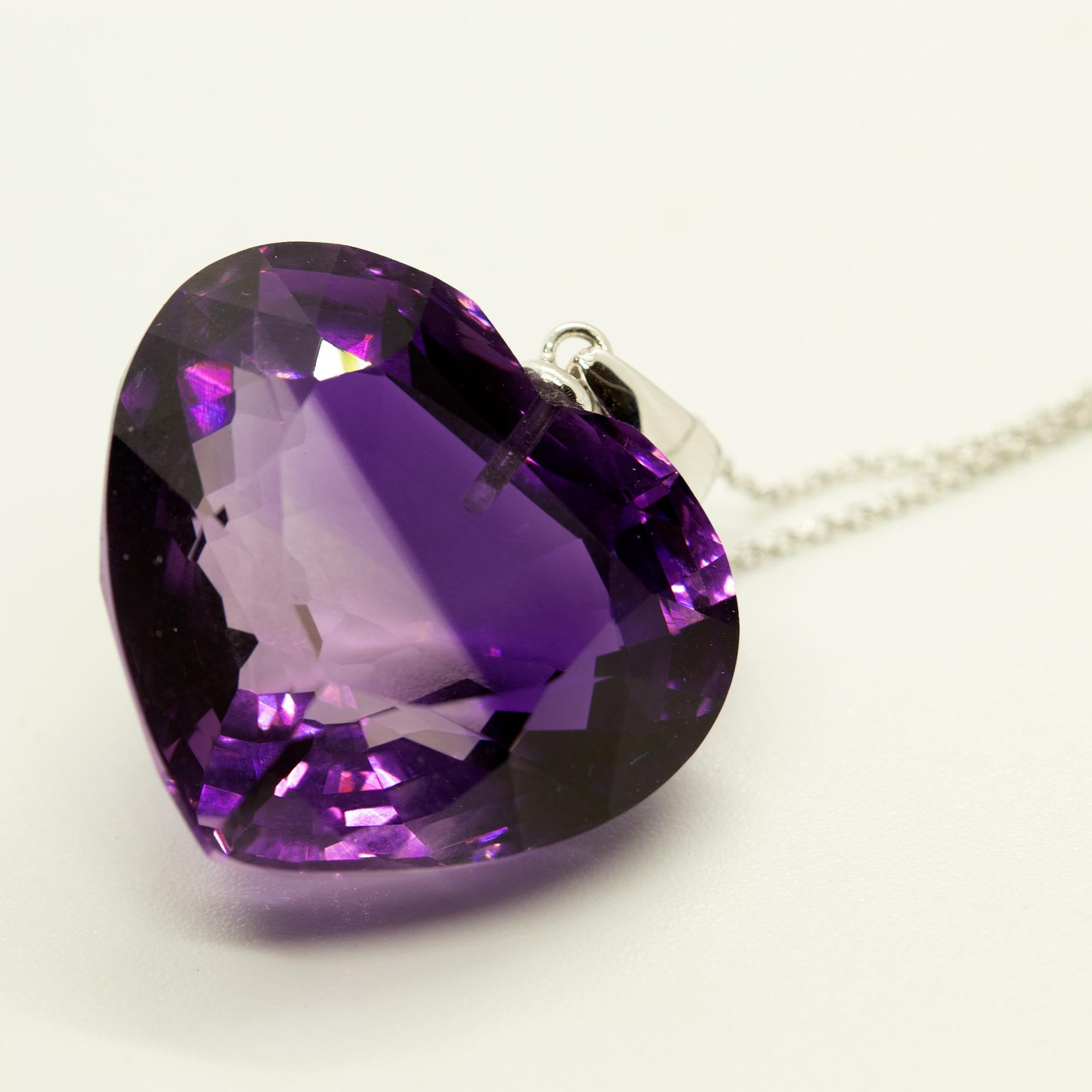Intini Jewels 51.95 Carats Amethyst Heart 18 Karat White Gold Pendant Necklace In New Condition For Sale In Milano, IT