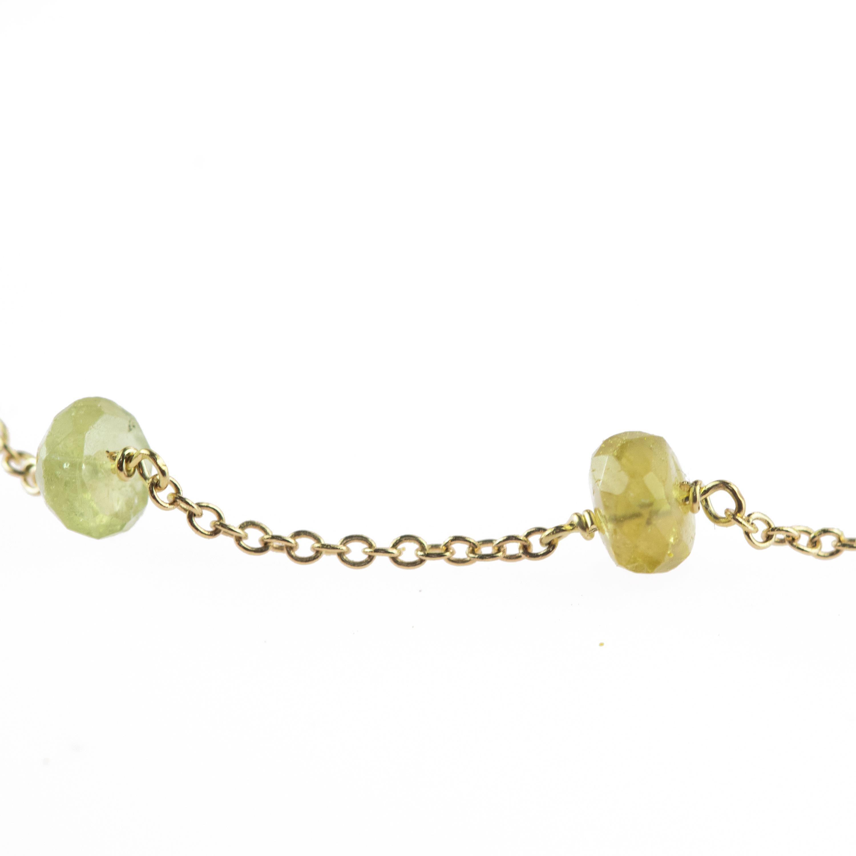 Intini Jewels Bracelet fait main en or 9 carats avec chaîne et rondelles de tourmaline verte en vente 2